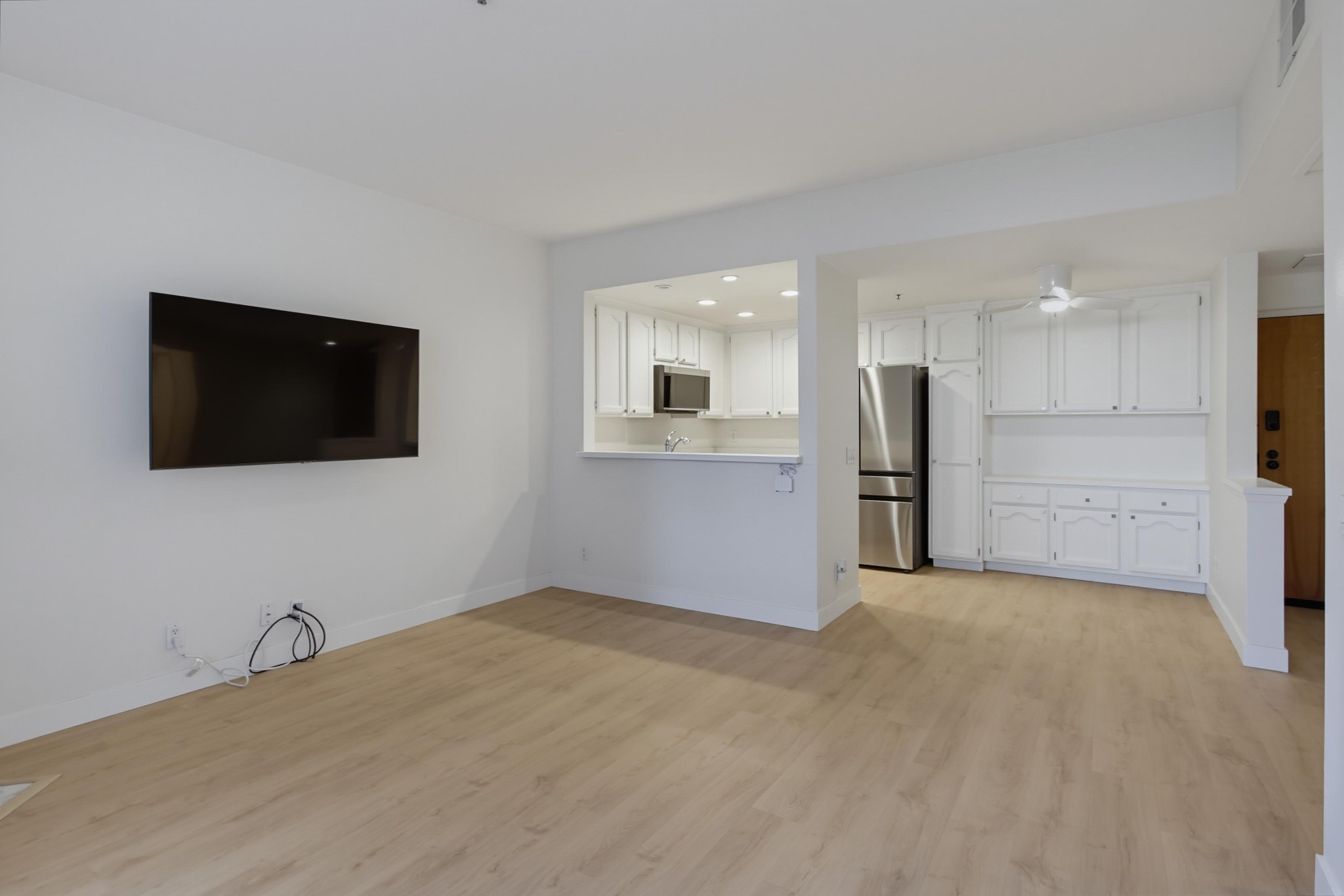 Virtual tour photo 10 of 49 for 5865 Friars Rd Apt 3104