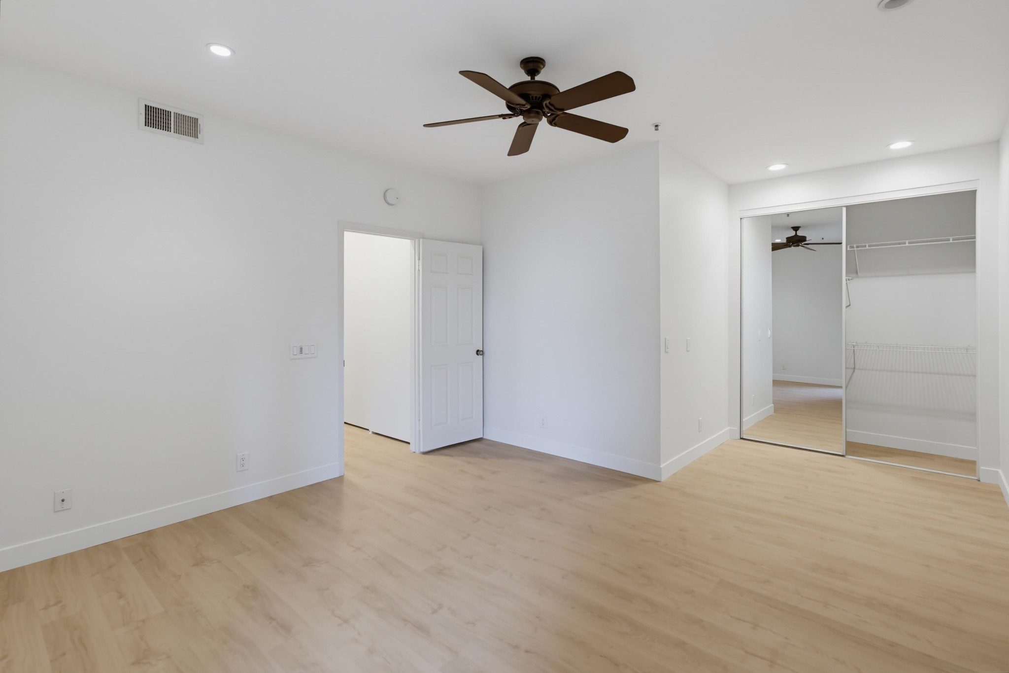 Virtual tour photo 21 of 49 for 5865 Friars Rd Apt 3104