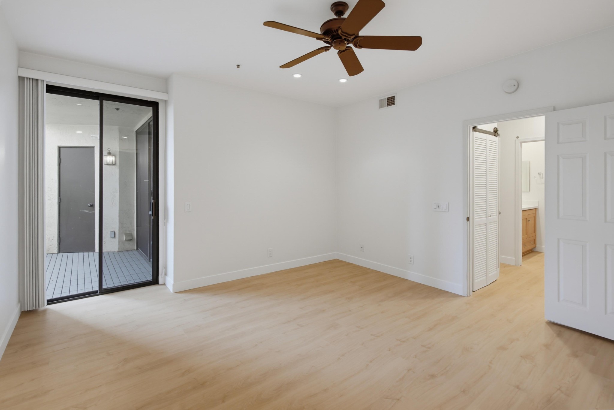 Virtual tour photo 22 of 49 for 5865 Friars Rd Apt 3104