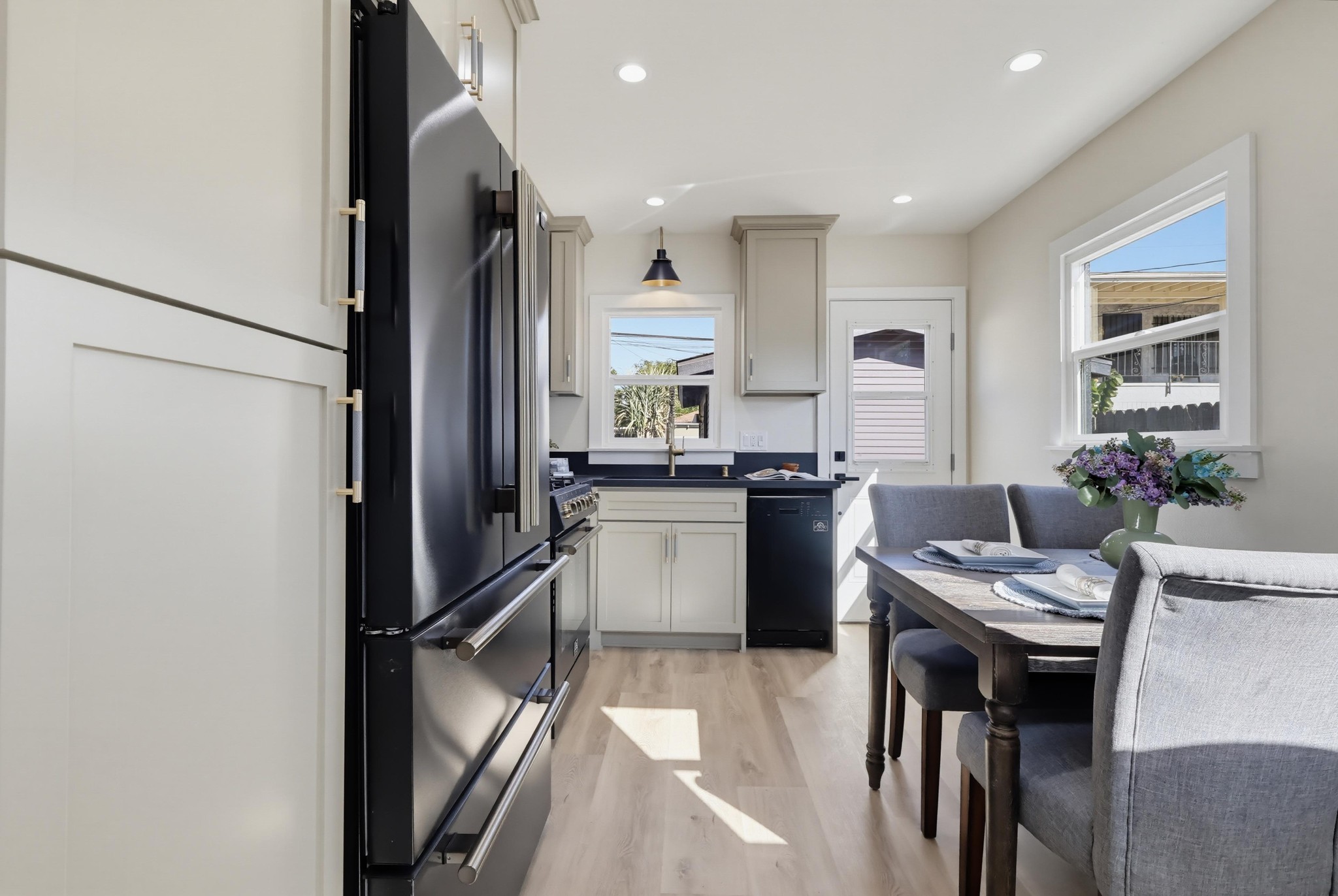 Virtual tour photo 12 of 62 for 5868 Myrtle Ave