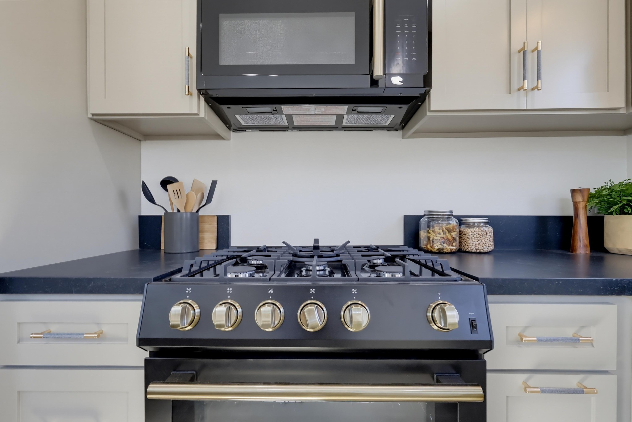 Virtual tour photo 17 of 62 for 5868 Myrtle Ave
