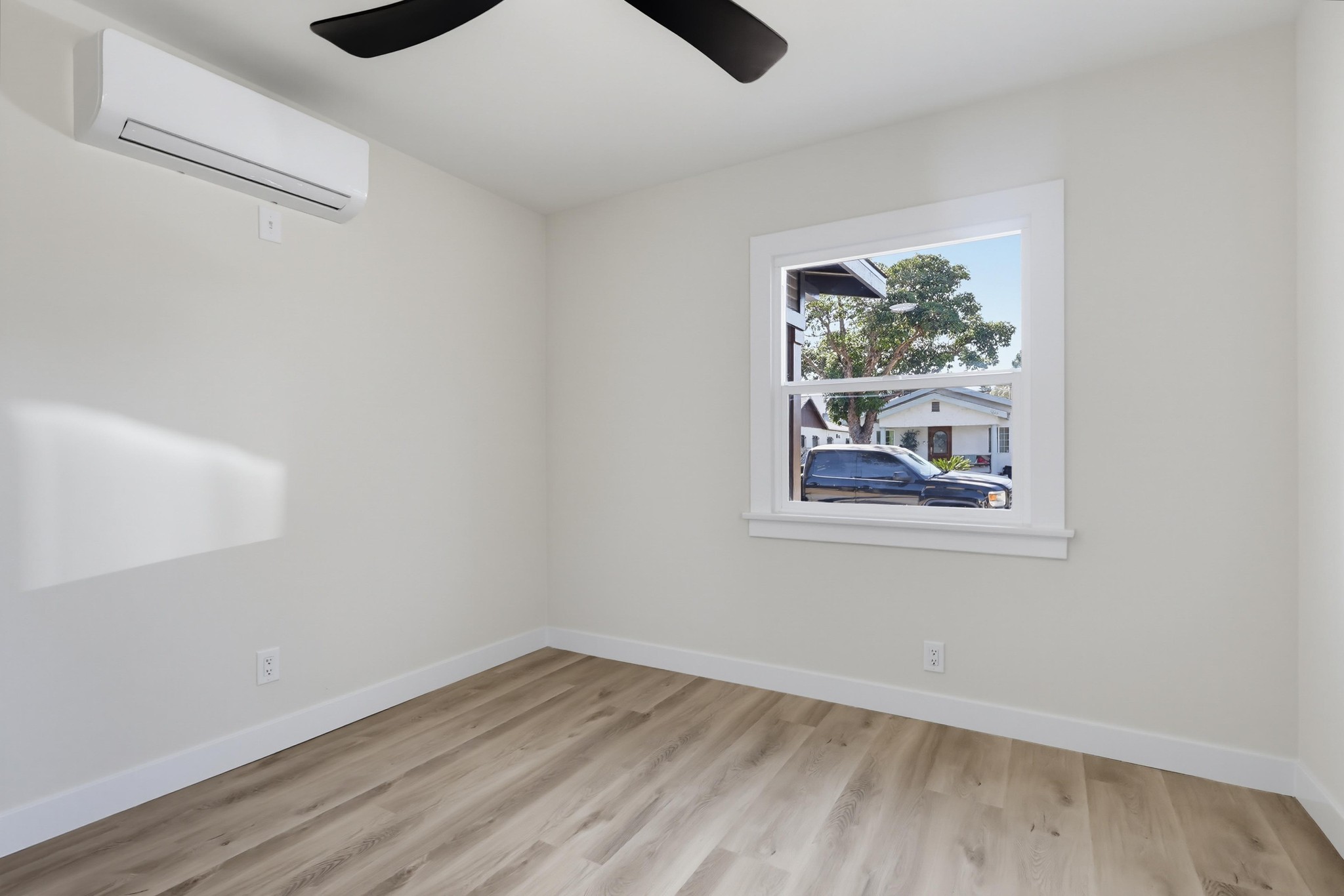Virtual tour photo 37 of 62 for 5868 Myrtle Ave