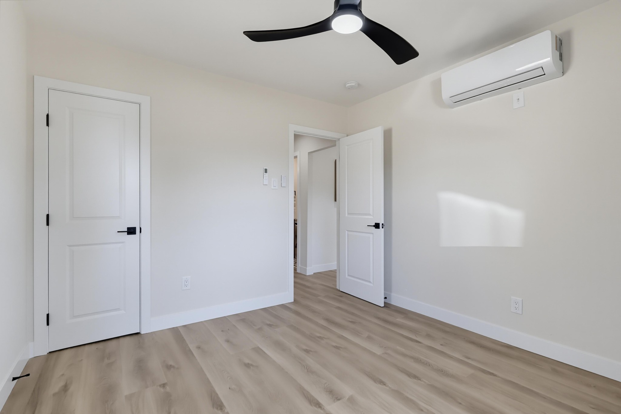 Virtual tour photo 38 of 62 for 5868 Myrtle Ave