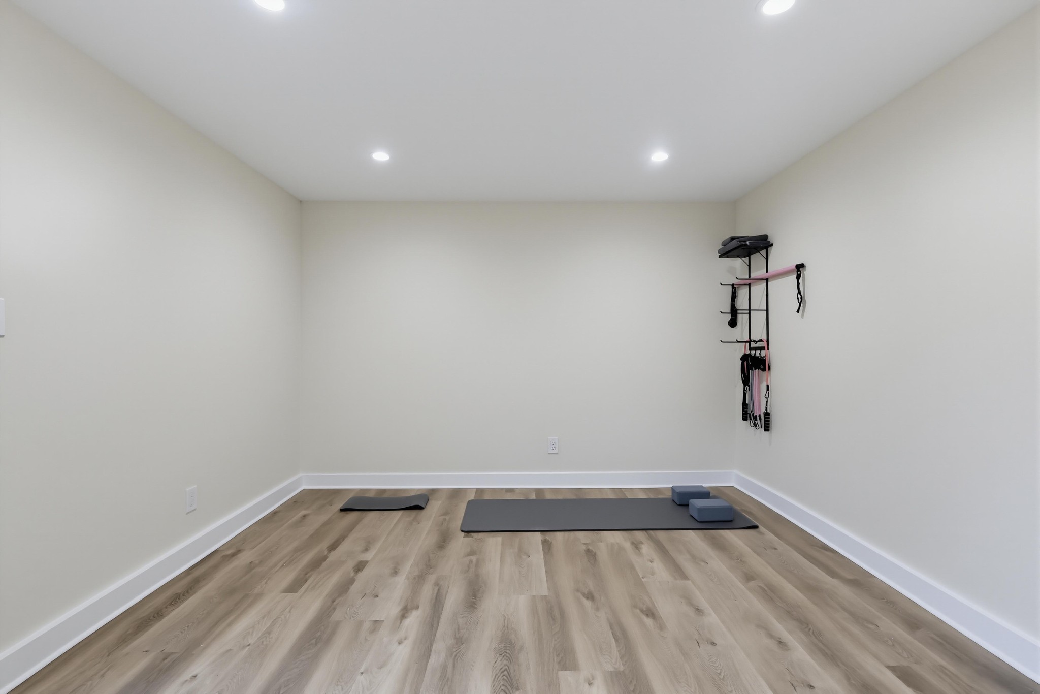 Virtual tour photo 44 of 62 for 5868 Myrtle Ave