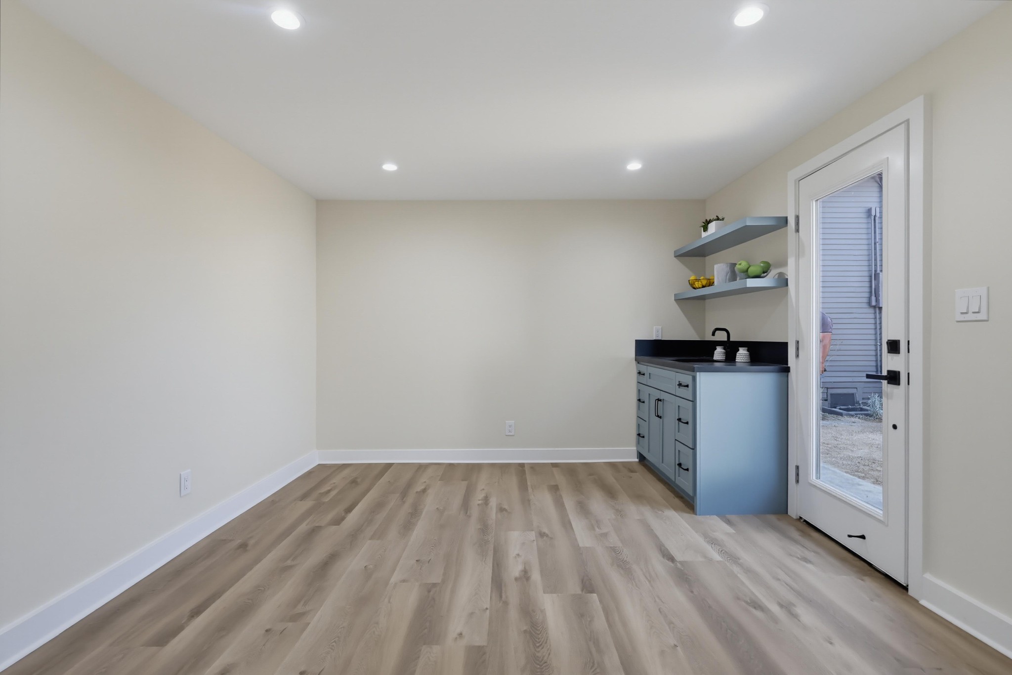 Virtual tour photo 47 of 62 for 5868 Myrtle Ave