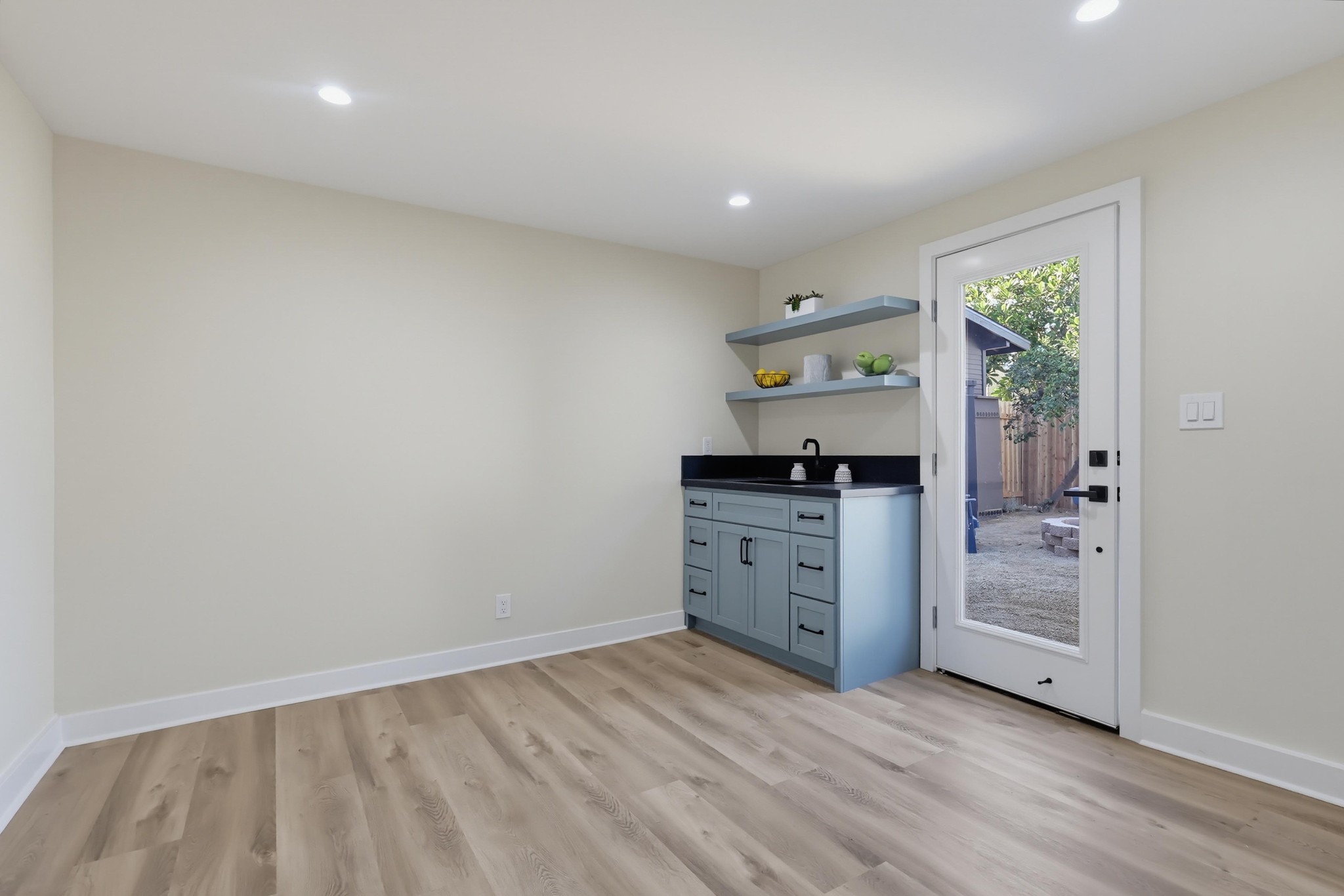 Virtual tour photo 48 of 62 for 5868 Myrtle Ave