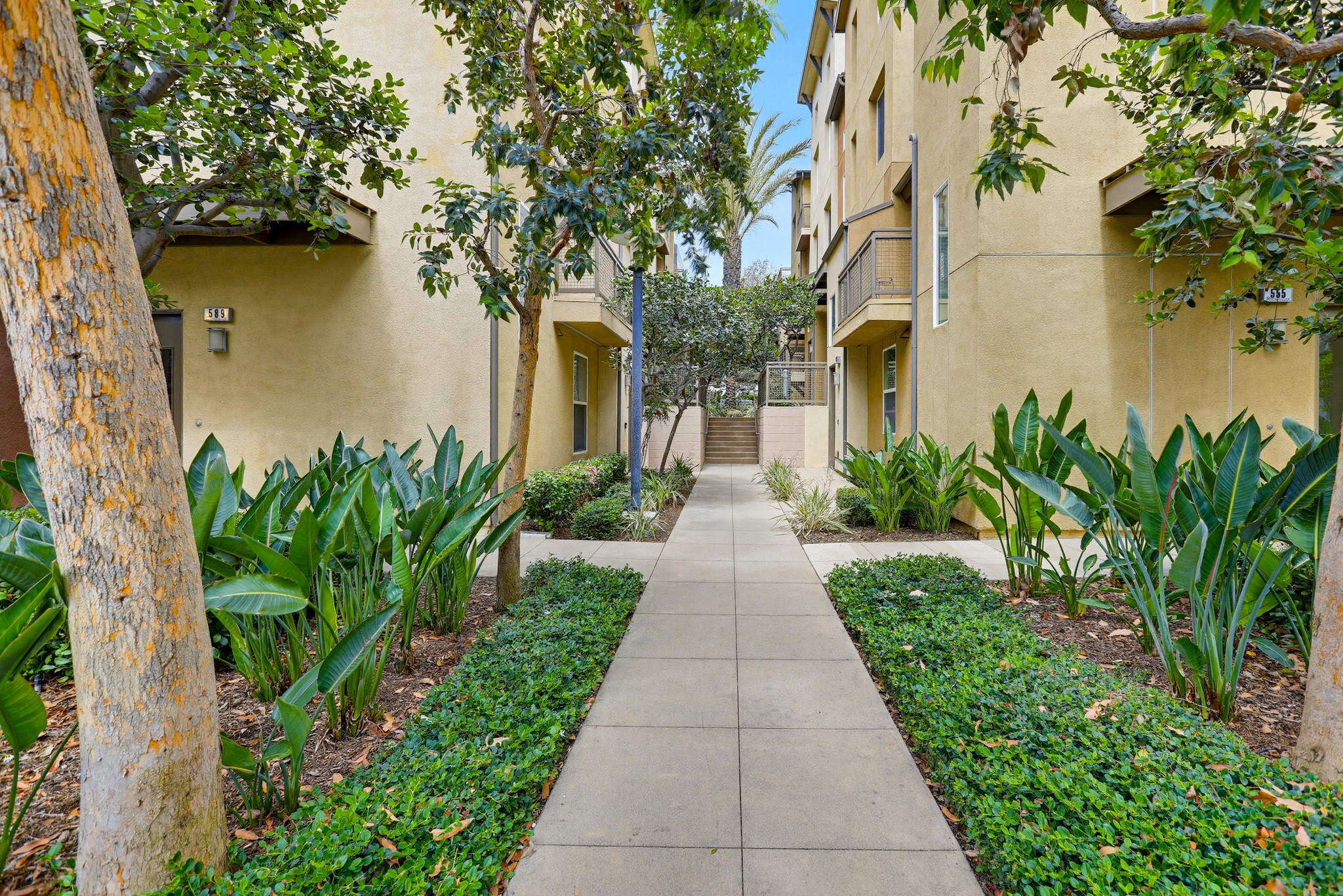 Virtual tour photo 3 of 60 for 587 Rockefeller