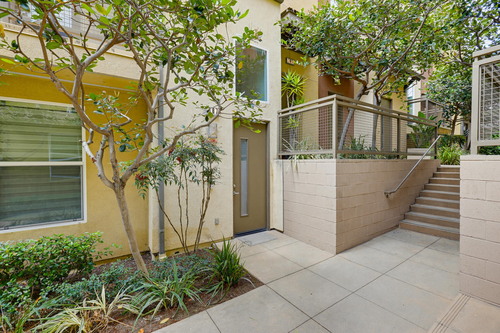 Virtual tour photo 6 of 60 for 587 Rockefeller