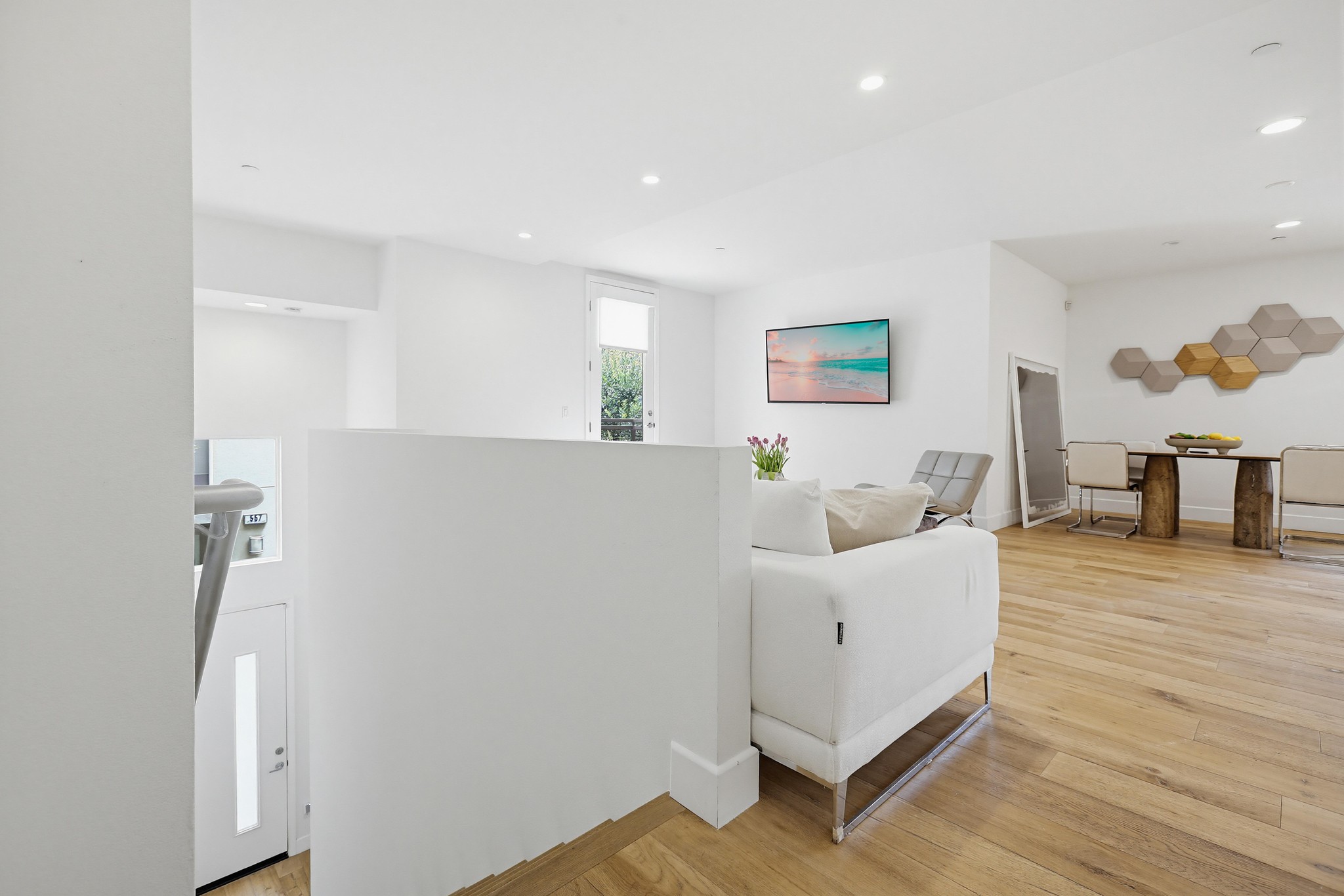 Virtual tour photo 11 of 60 for 587 Rockefeller