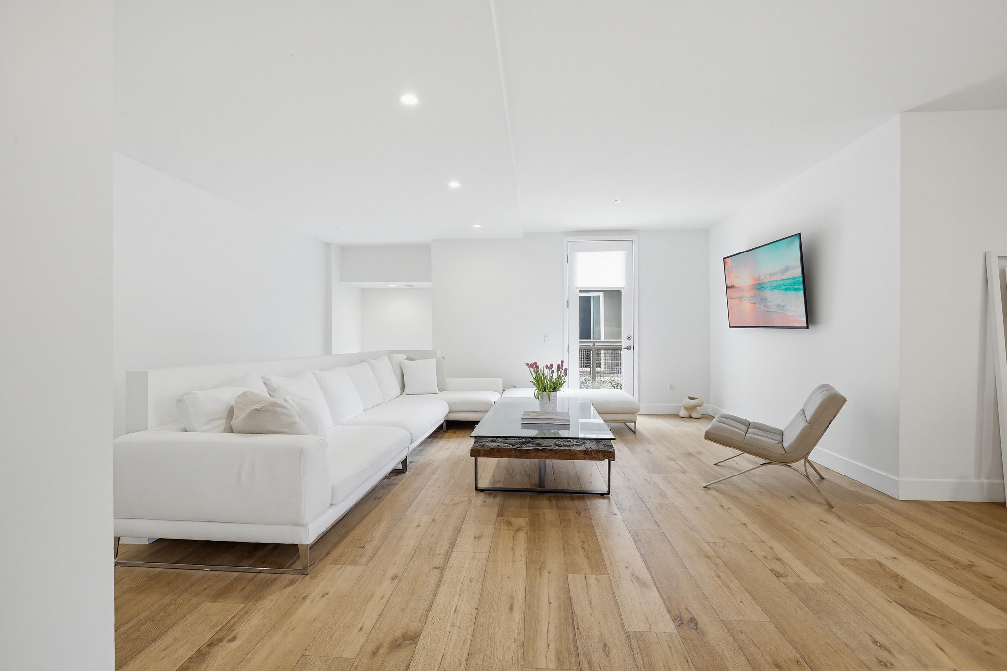 Virtual tour photo 14 of 60 for 587 Rockefeller