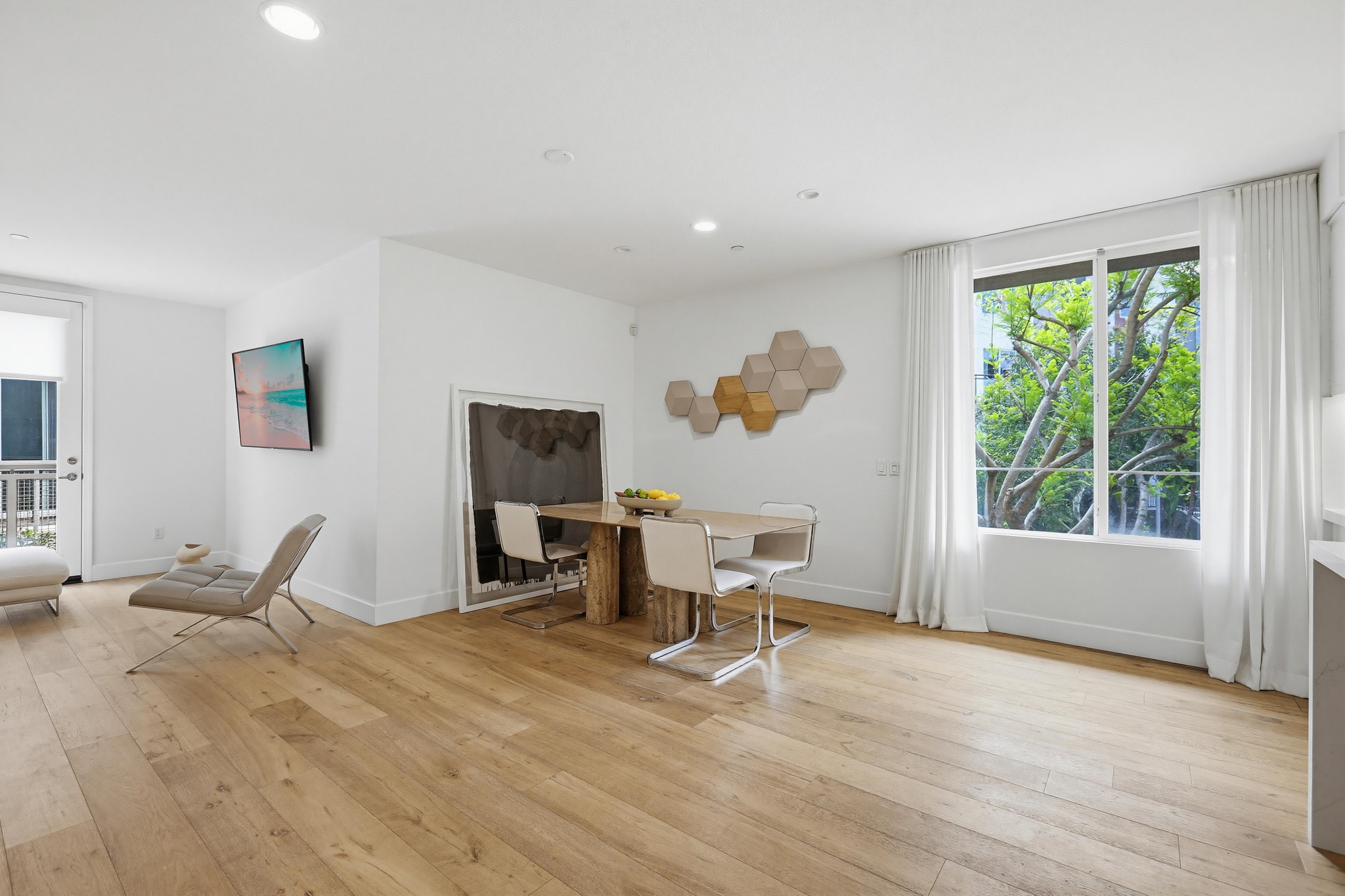 Virtual tour photo 16 of 60 for 587 Rockefeller