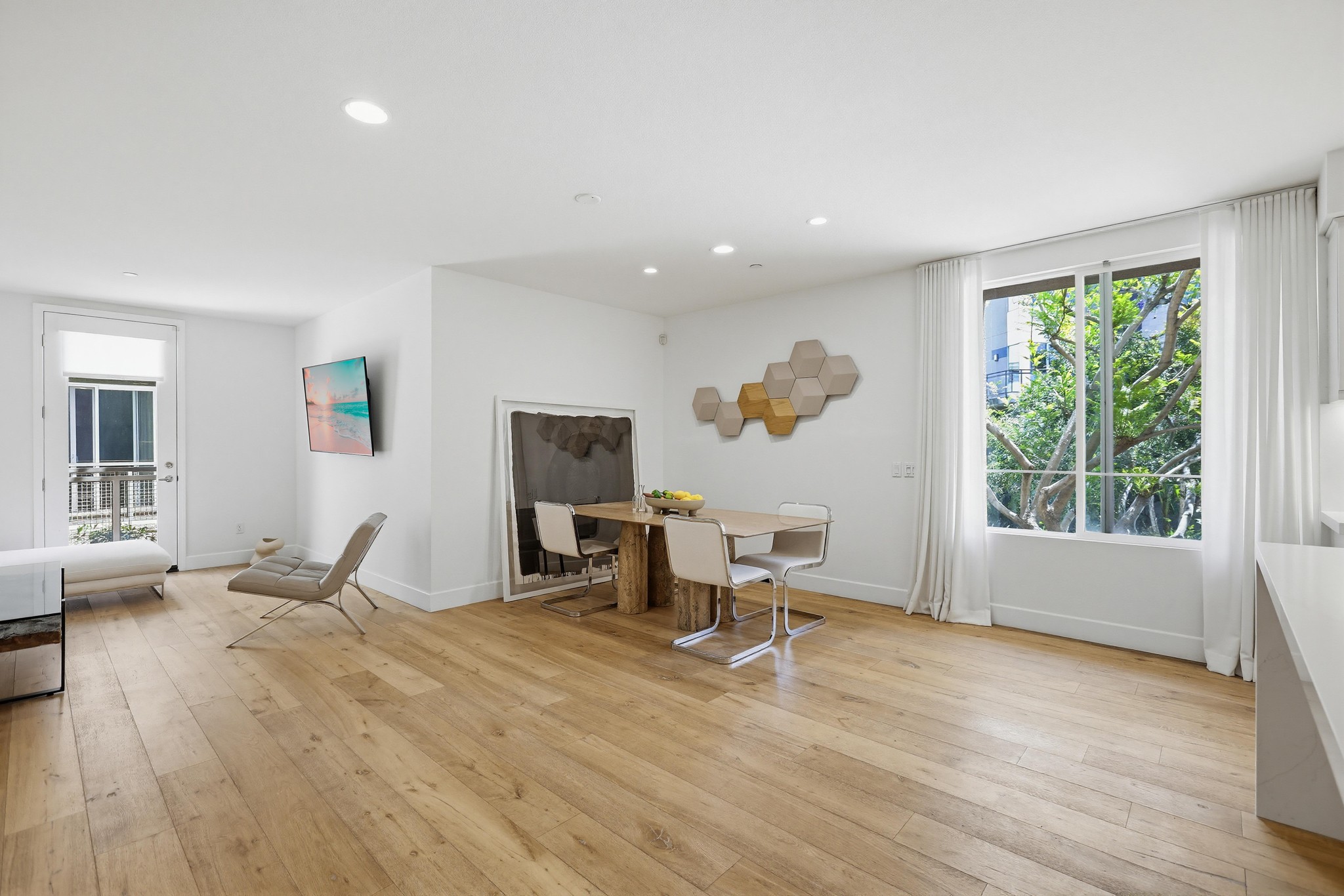 Virtual tour photo 17 of 60 for 587 Rockefeller