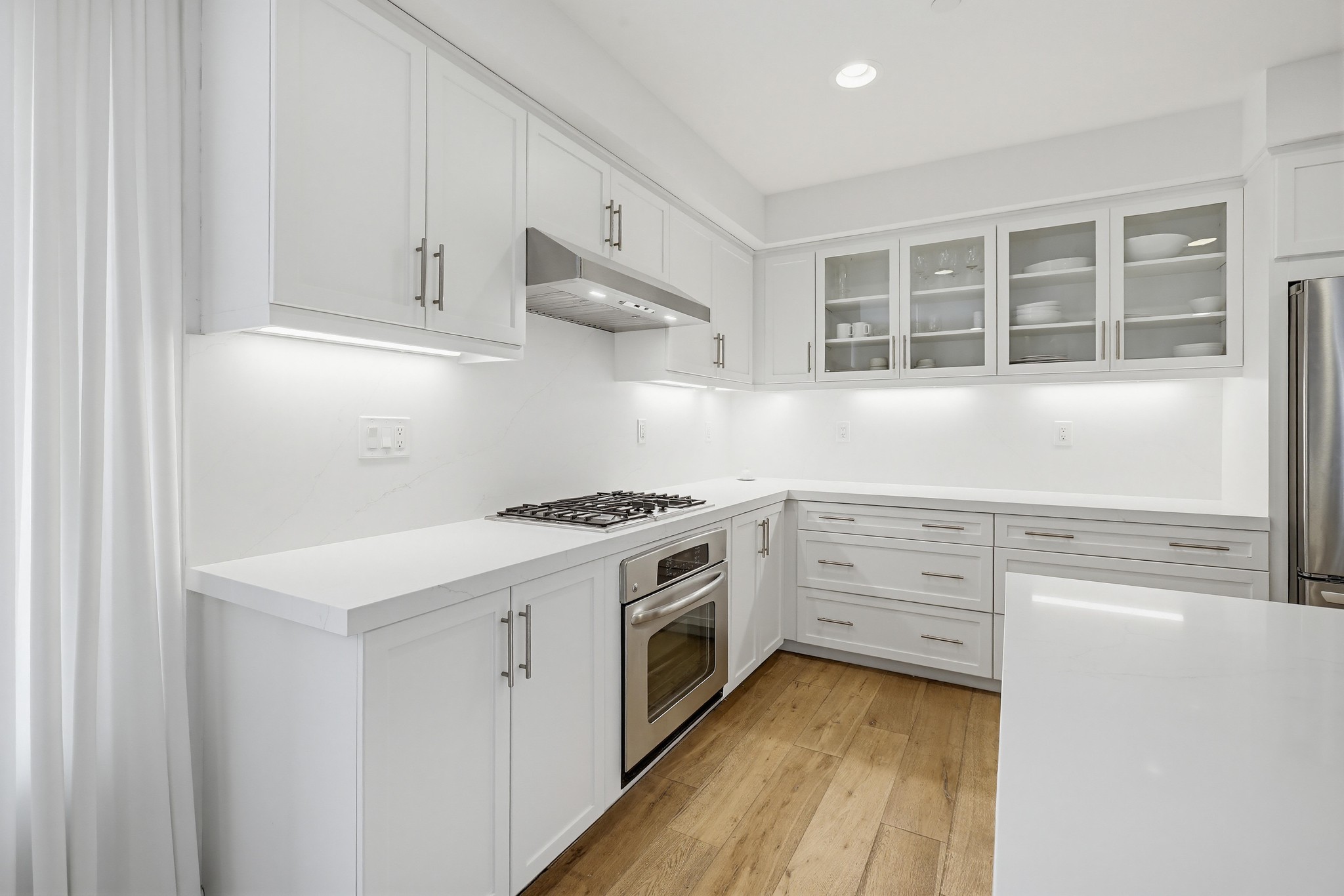 Virtual tour photo 20 of 60 for 587 Rockefeller