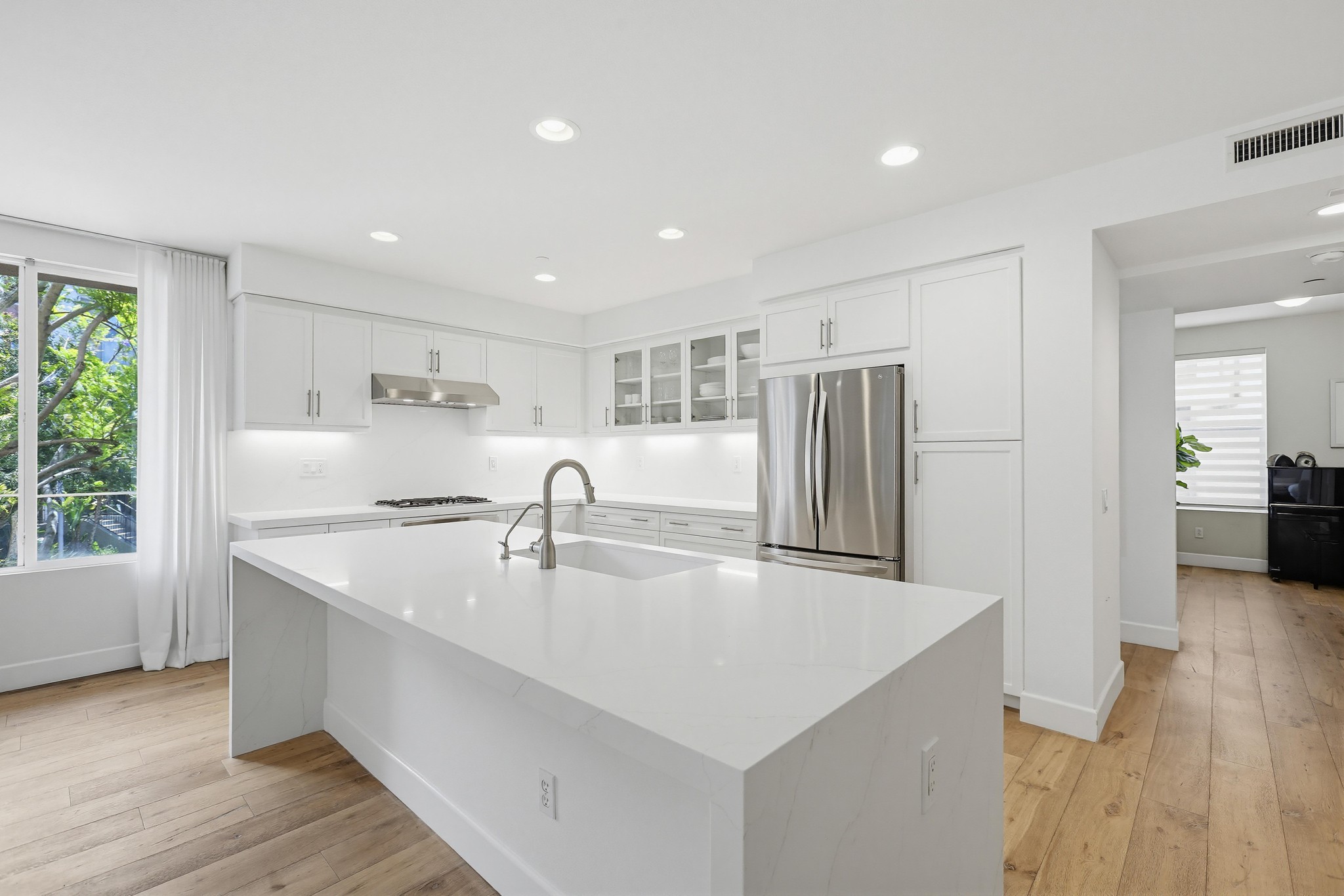 Virtual tour photo 26 of 60 for 587 Rockefeller