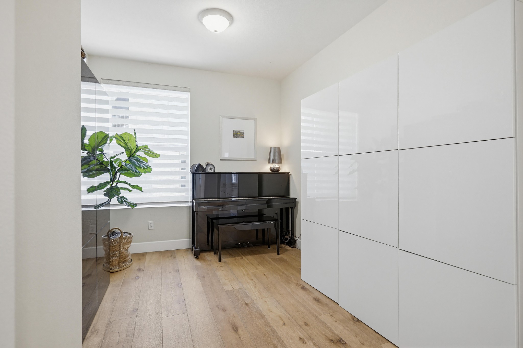 Virtual tour photo 28 of 60 for 587 Rockefeller