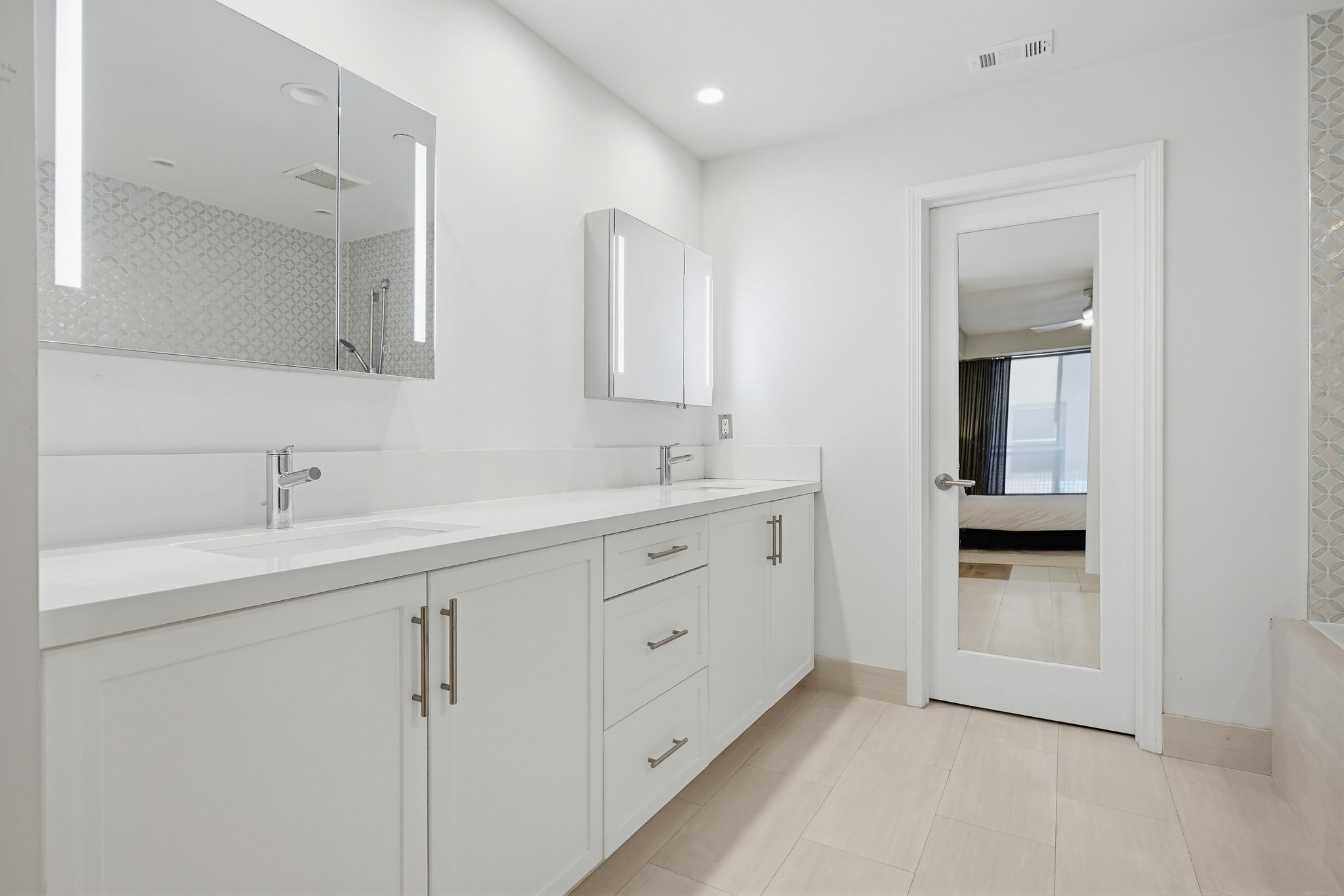 Virtual tour photo 37 of 60 for 587 Rockefeller