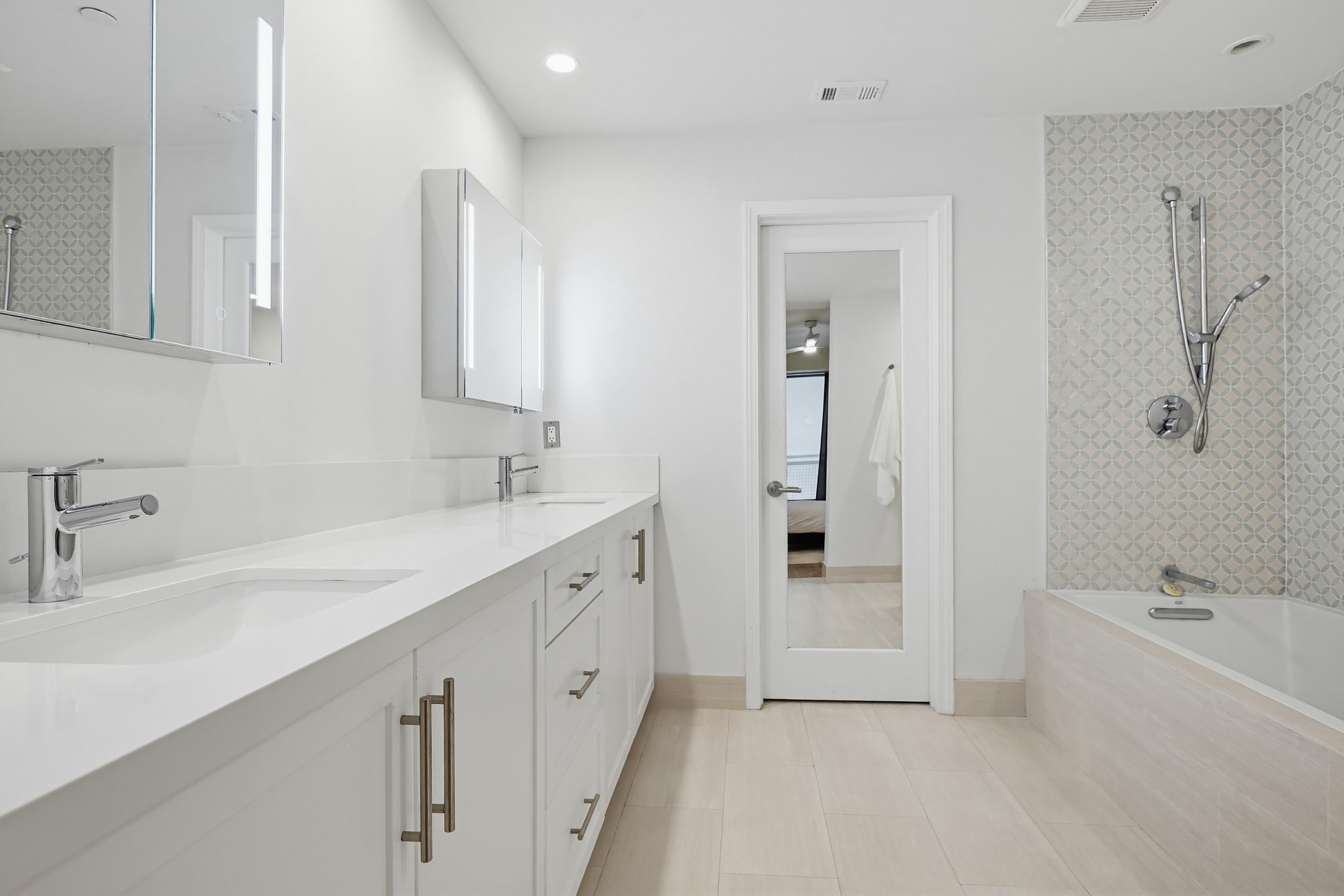 Virtual tour photo 38 of 60 for 587 Rockefeller