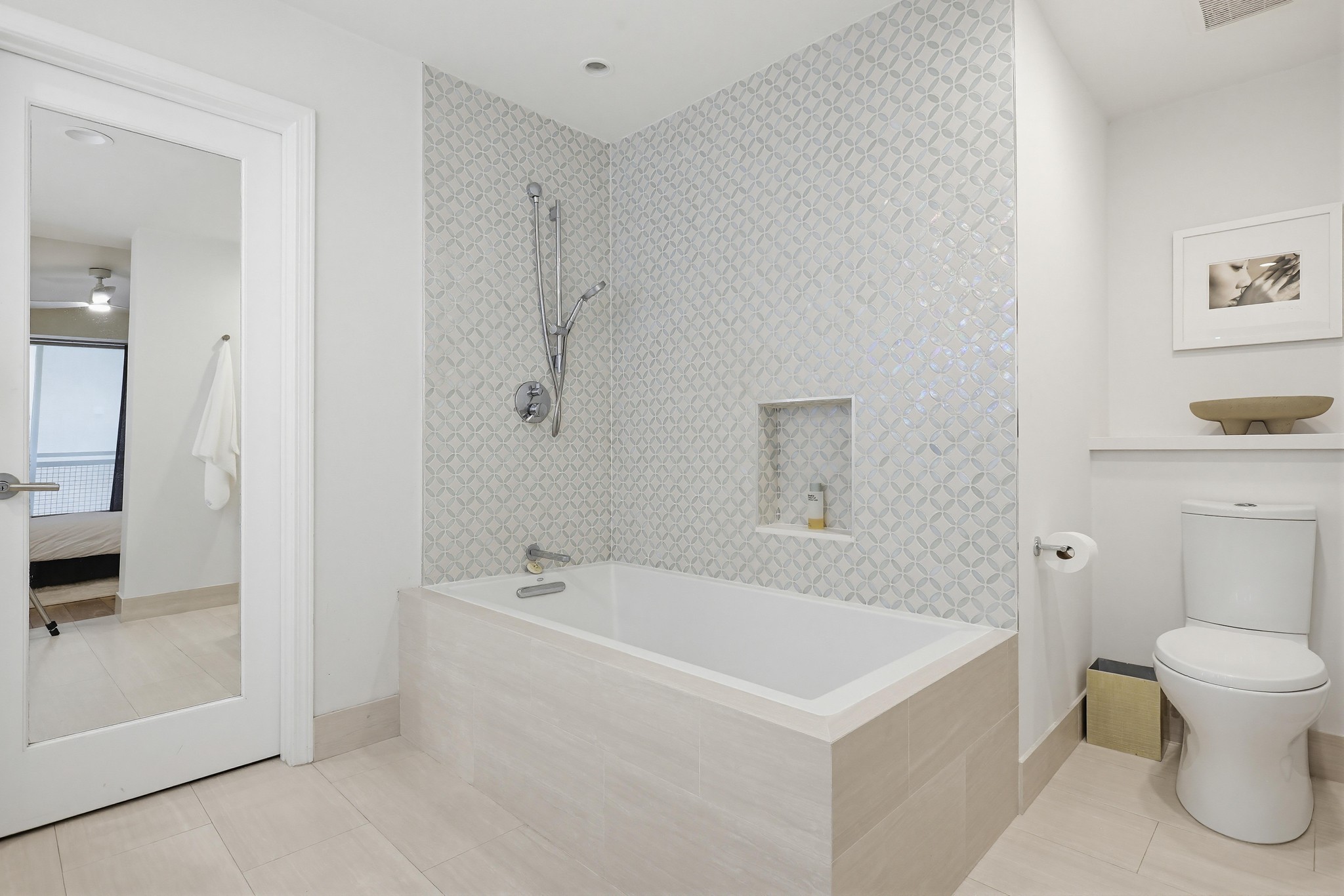 Virtual tour photo 40 of 60 for 587 Rockefeller