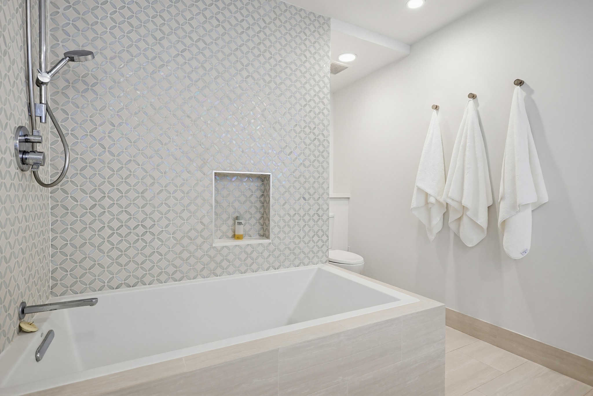 Virtual tour photo 41 of 60 for 587 Rockefeller