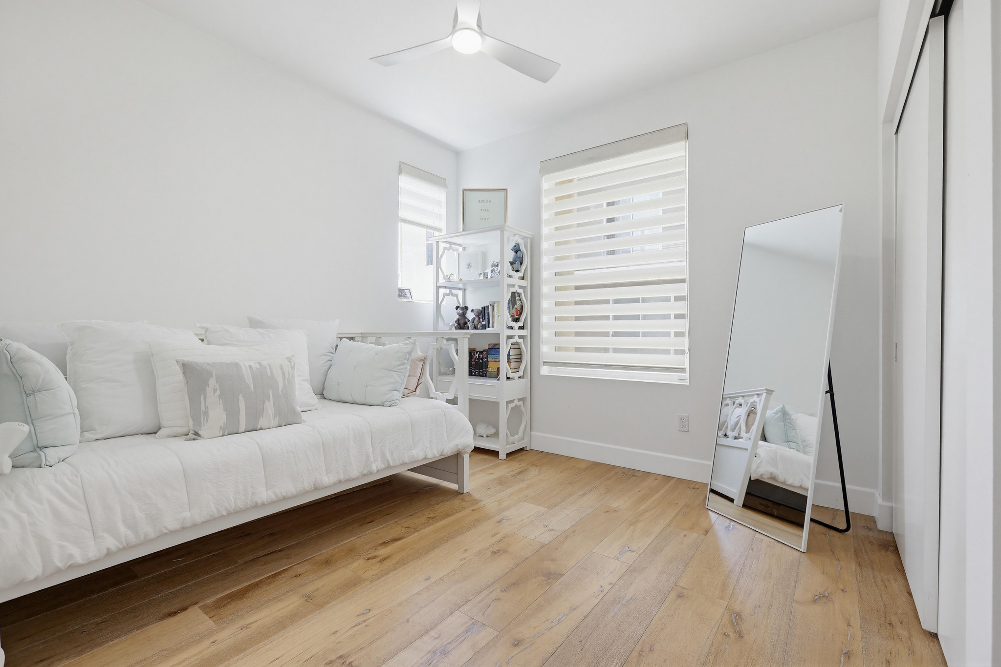 Virtual tour photo 43 of 60 for 587 Rockefeller