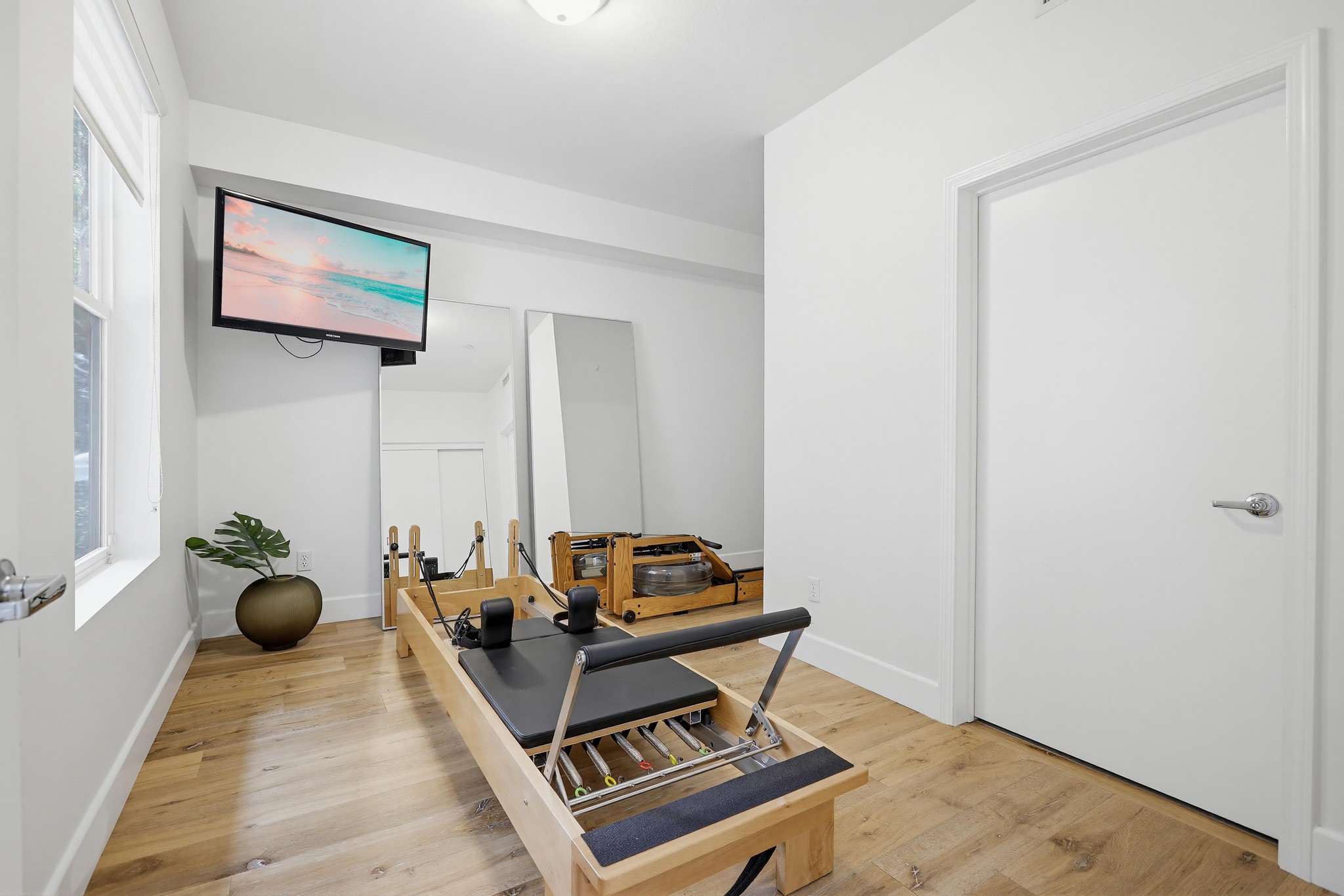 Virtual tour photo 47 of 60 for 587 Rockefeller