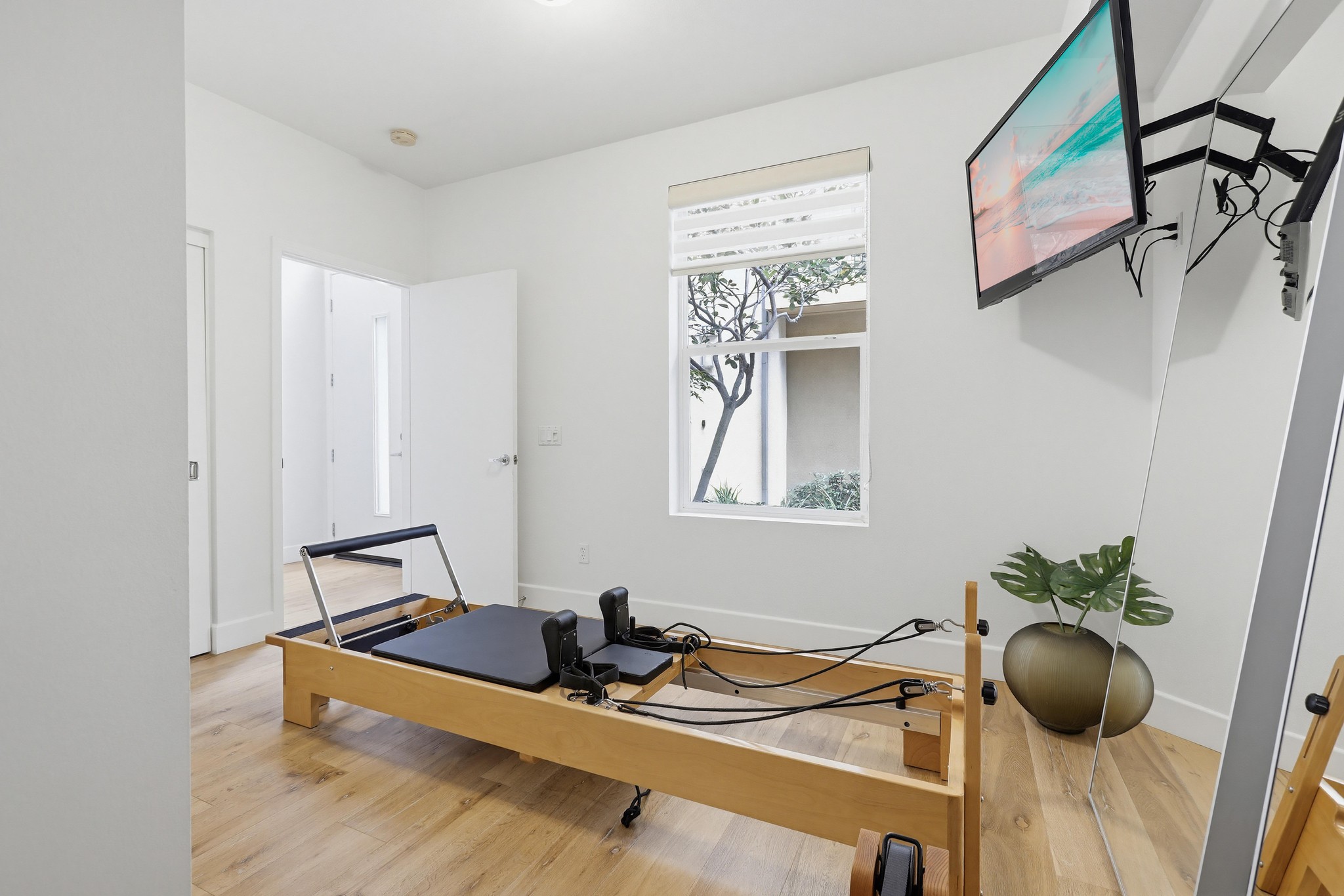 Virtual tour photo 48 of 60 for 587 Rockefeller