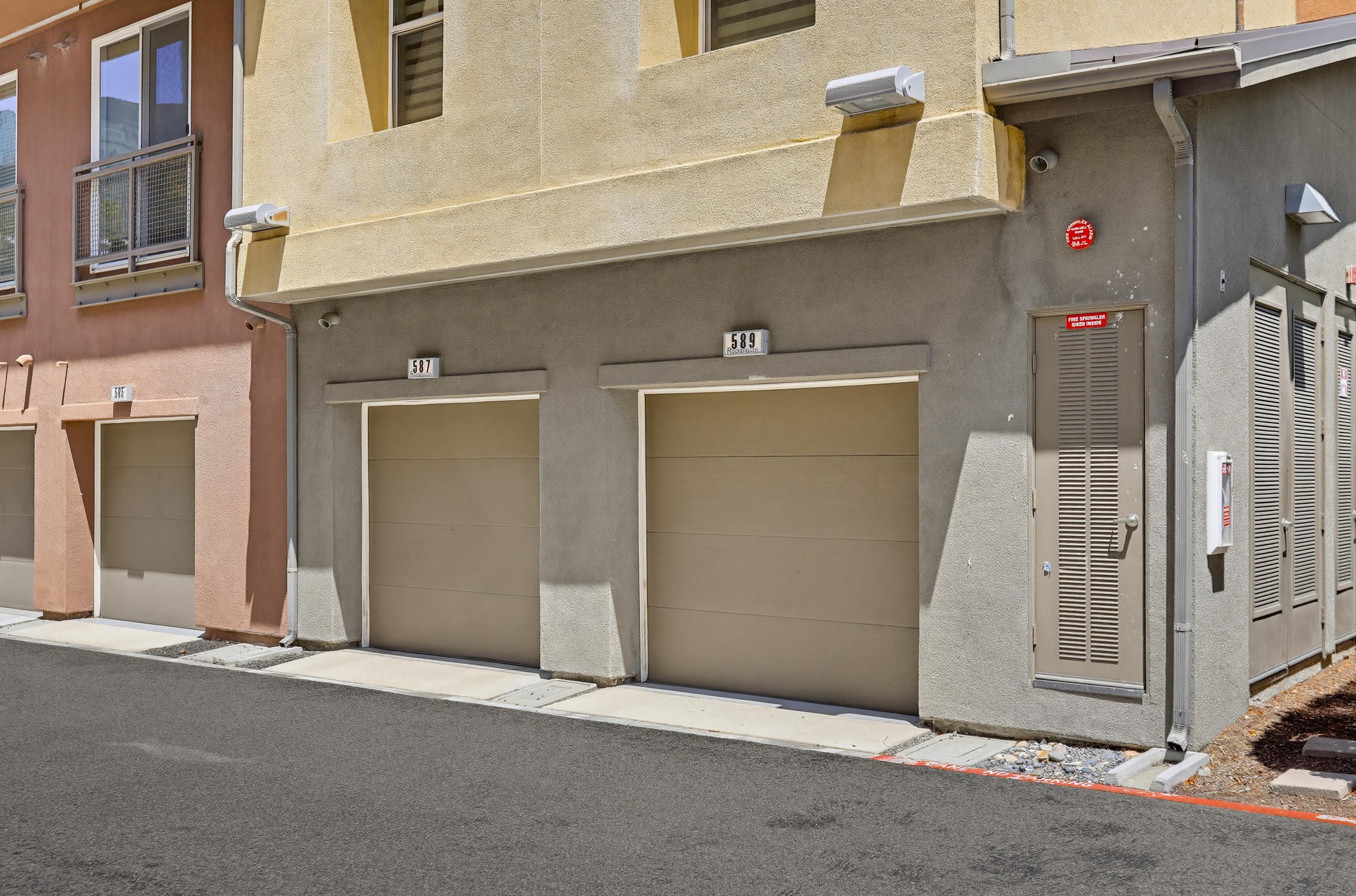 Virtual tour photo 57 of 60 for 587 Rockefeller