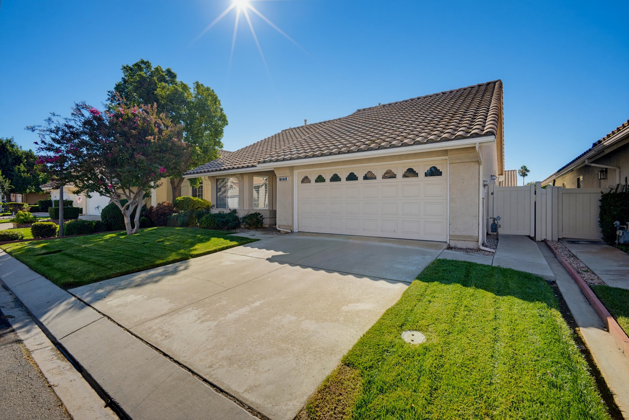Virtual tour photo 4 of 56 for 5870 Oakmont Dr