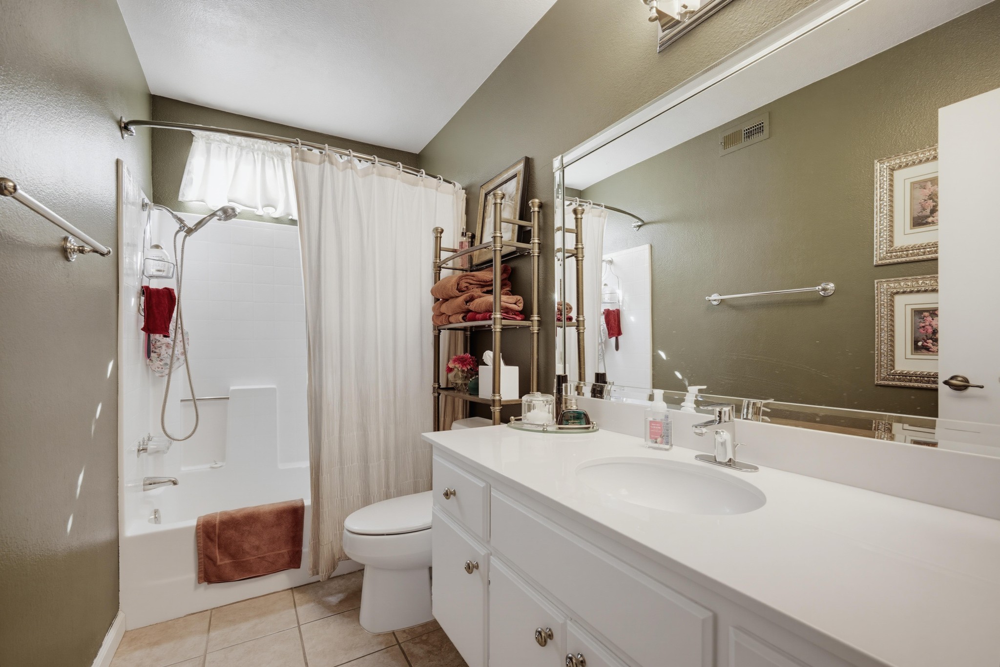 Virtual tour photo 19 of 56 for 5870 Oakmont Dr