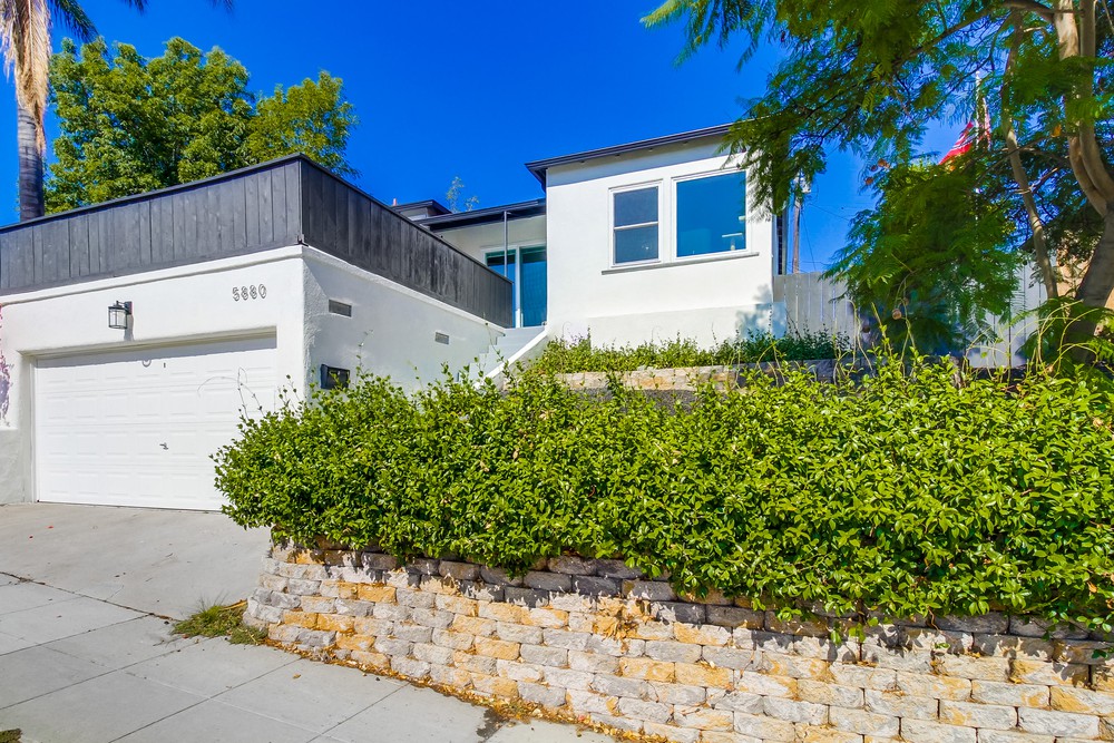 Virtual tour photo 3 of 51 for 5880 Adelaide Ave