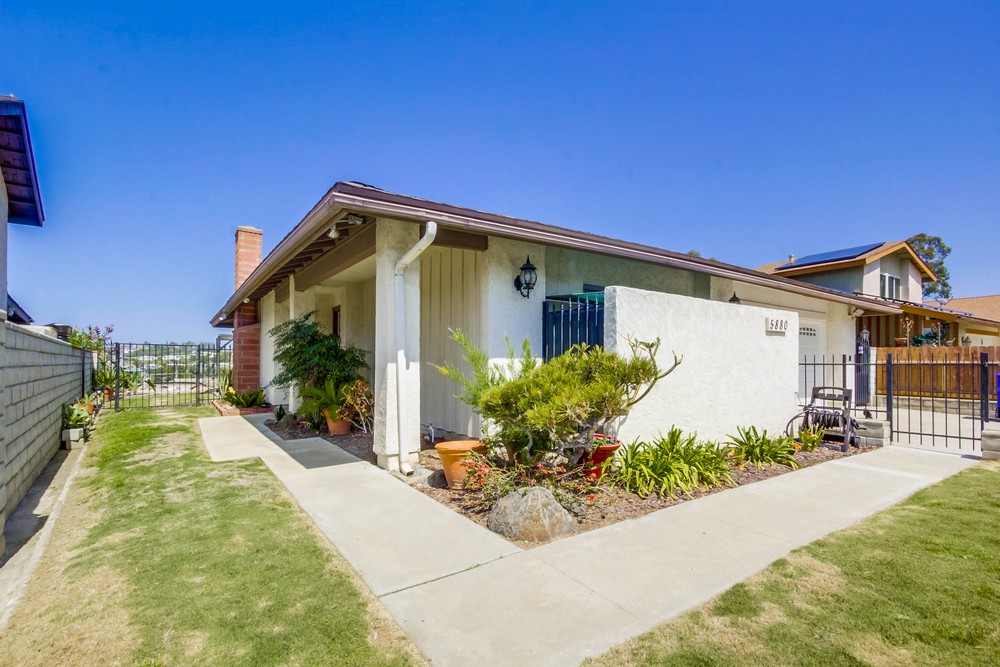 Virtual tour photo 7 of 51 for 5880 Chaumont Dr