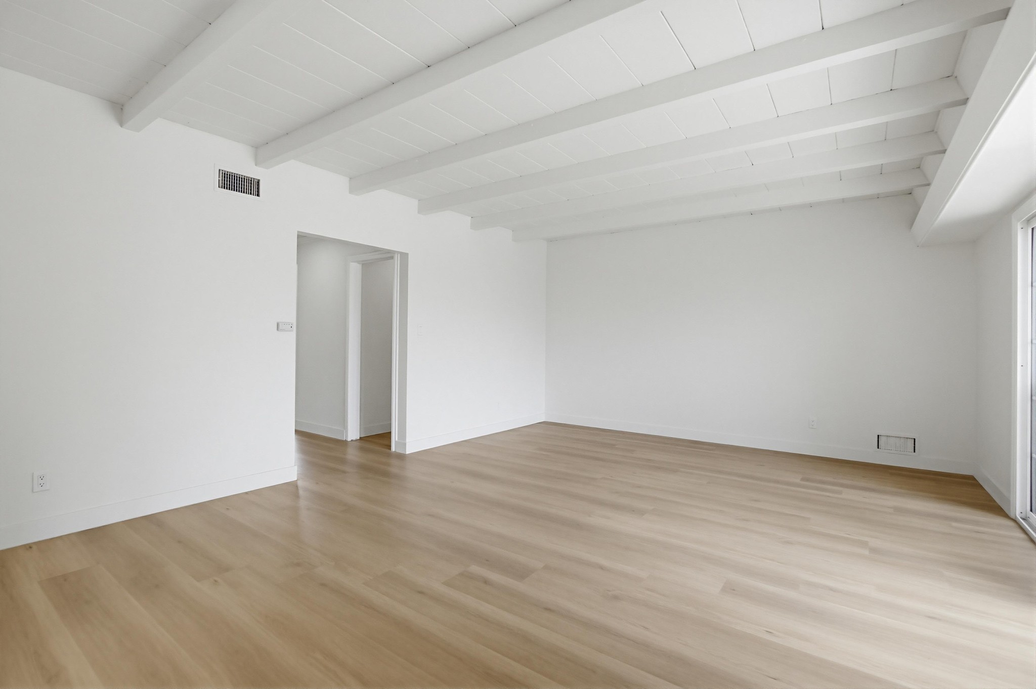 Virtual tour photo 9 of 50 for 5882 Adams Ave