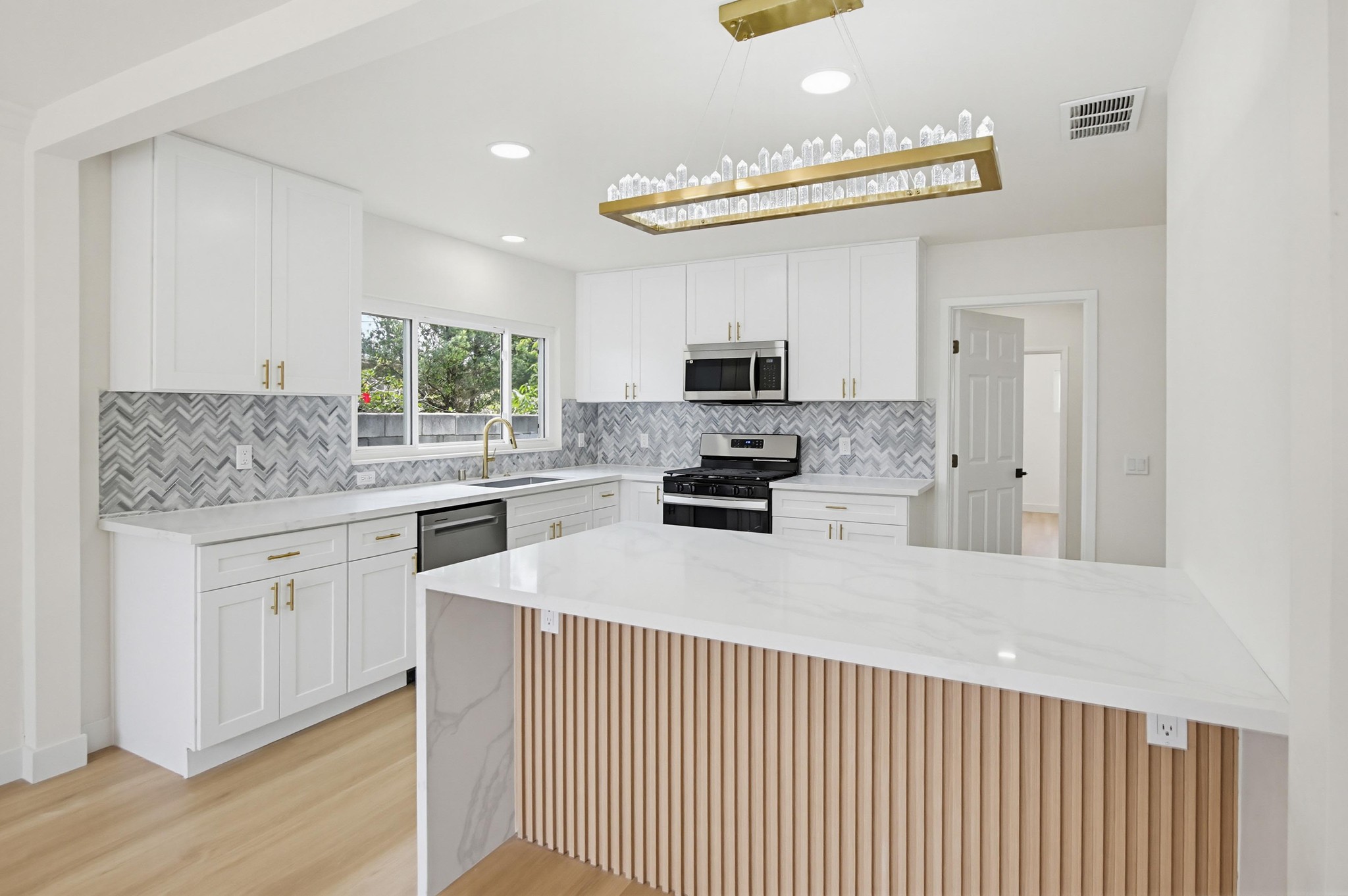 Virtual tour photo 14 of 50 for 5882 Adams Ave