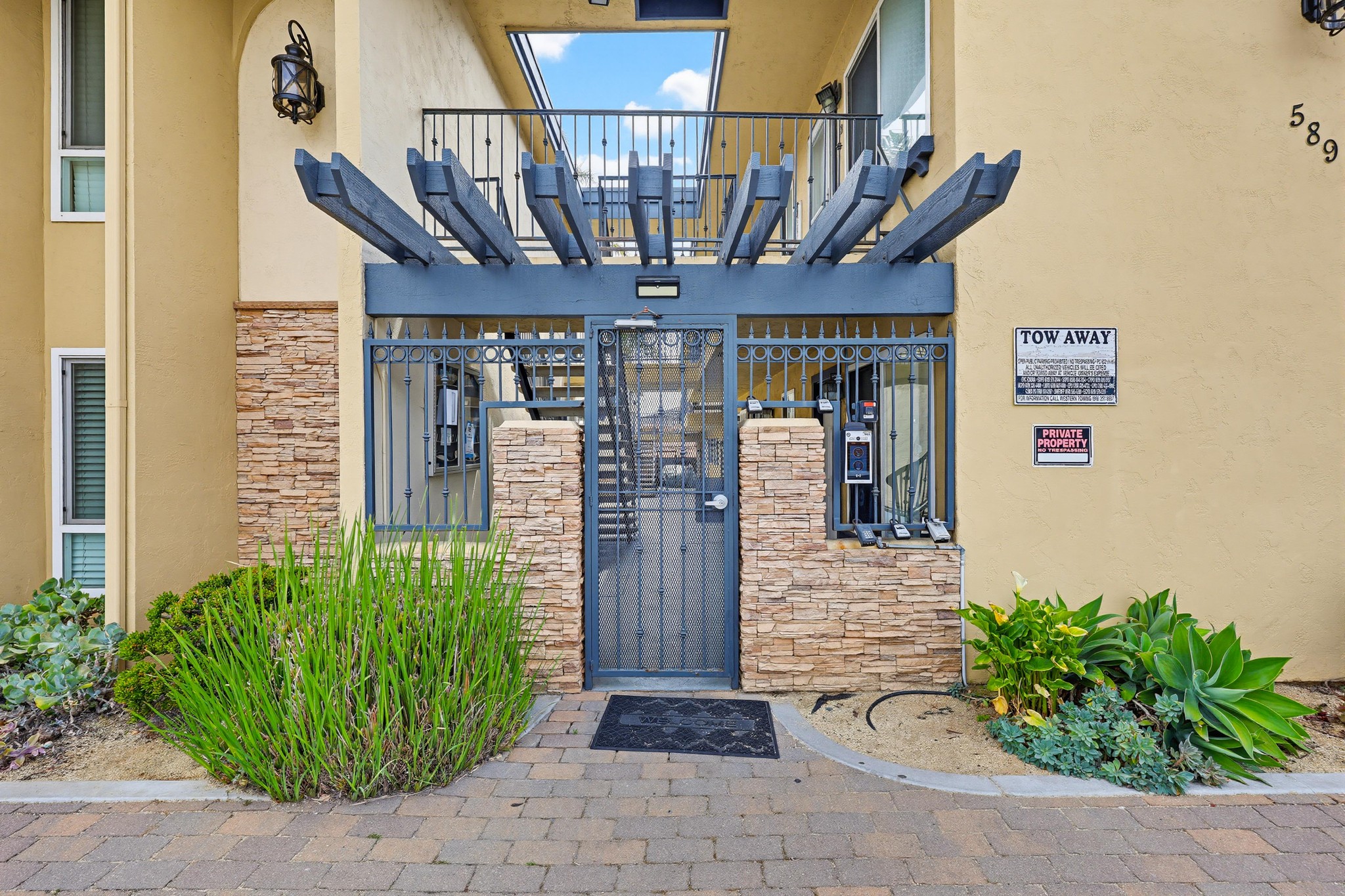 Virtual tour photo 5 of 35 for 589 11th St APT 9