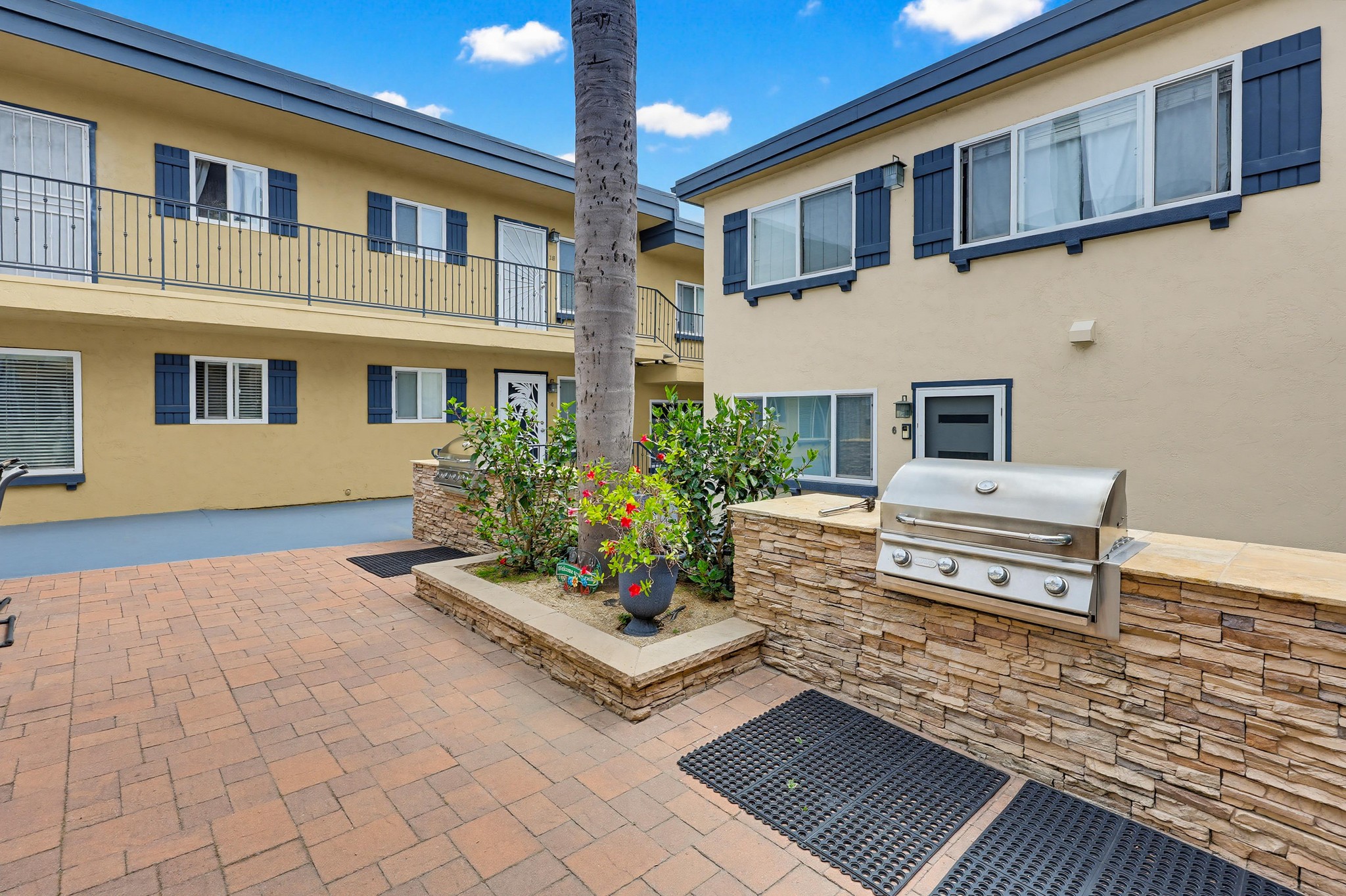 Virtual tour photo 7 of 35 for 589 11th St APT 9