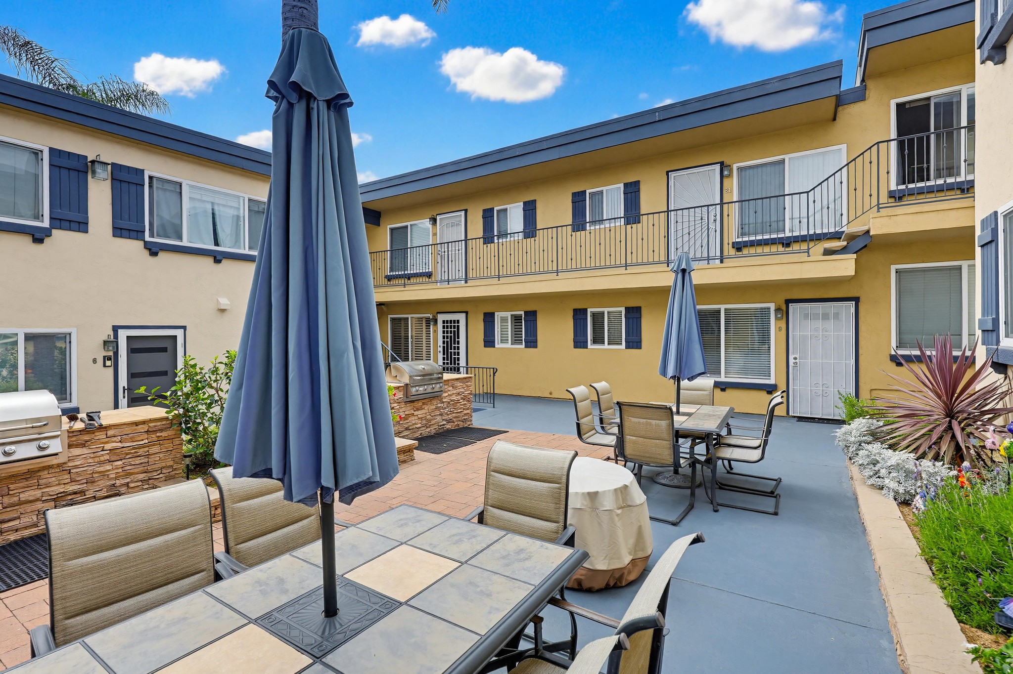 Virtual tour photo 10 of 35 for 589 11th St APT 9