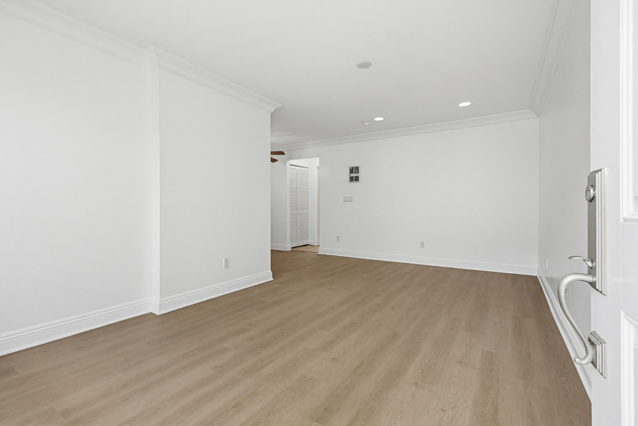 Virtual tour photo 13 of 35 for 589 11th St APT 9