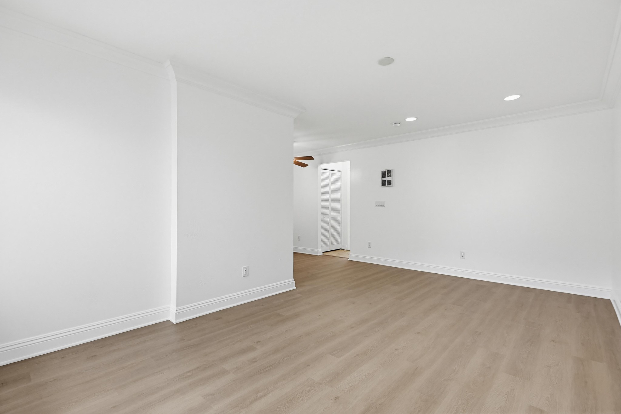 Virtual tour photo 14 of 35 for 589 11th St APT 9