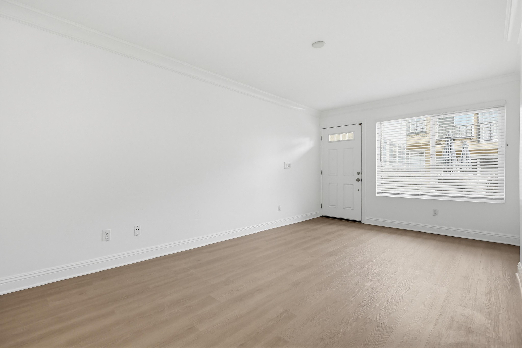 Virtual tour photo 16 of 35 for 589 11th St APT 9