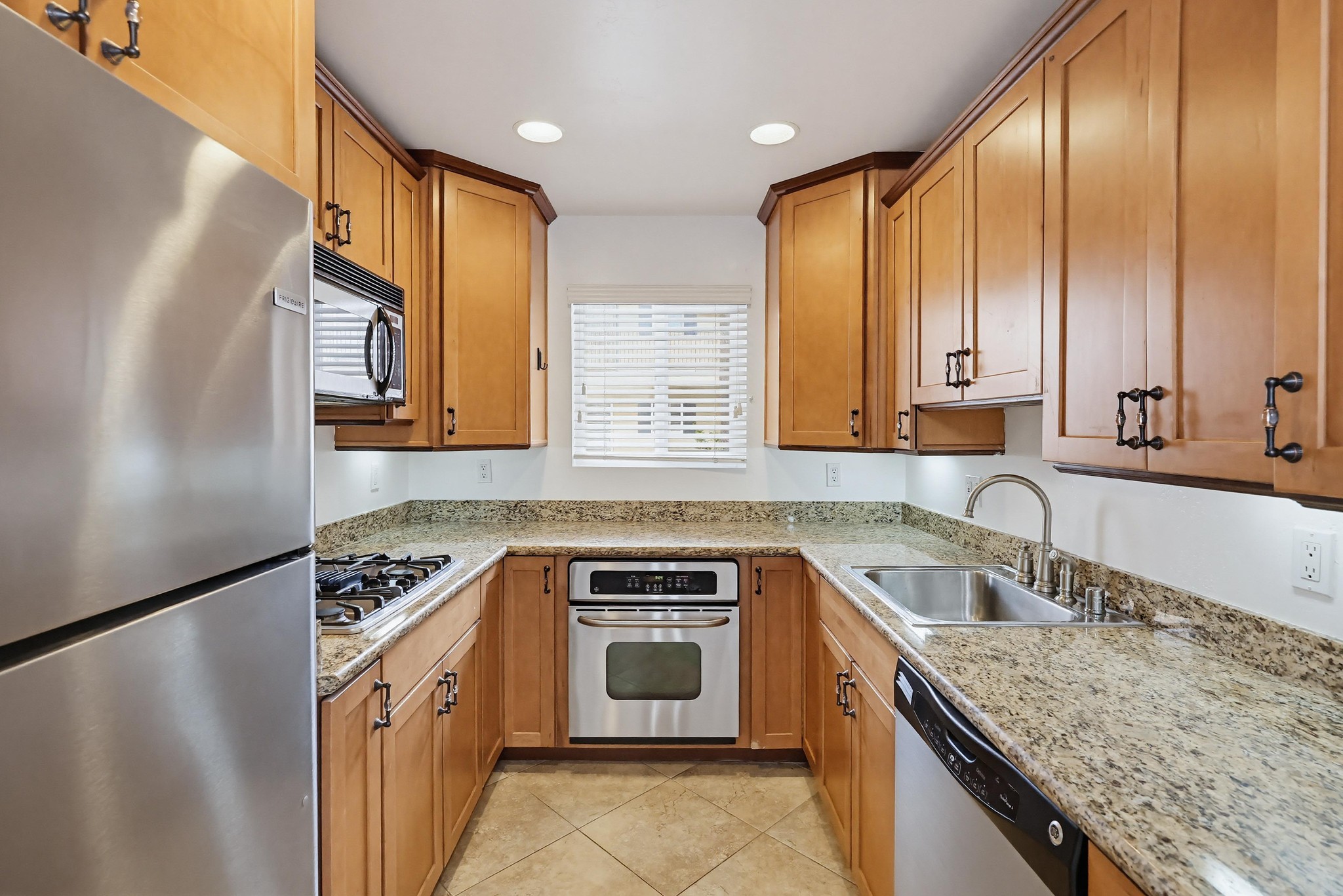 Virtual tour photo 19 of 35 for 589 11th St APT 9