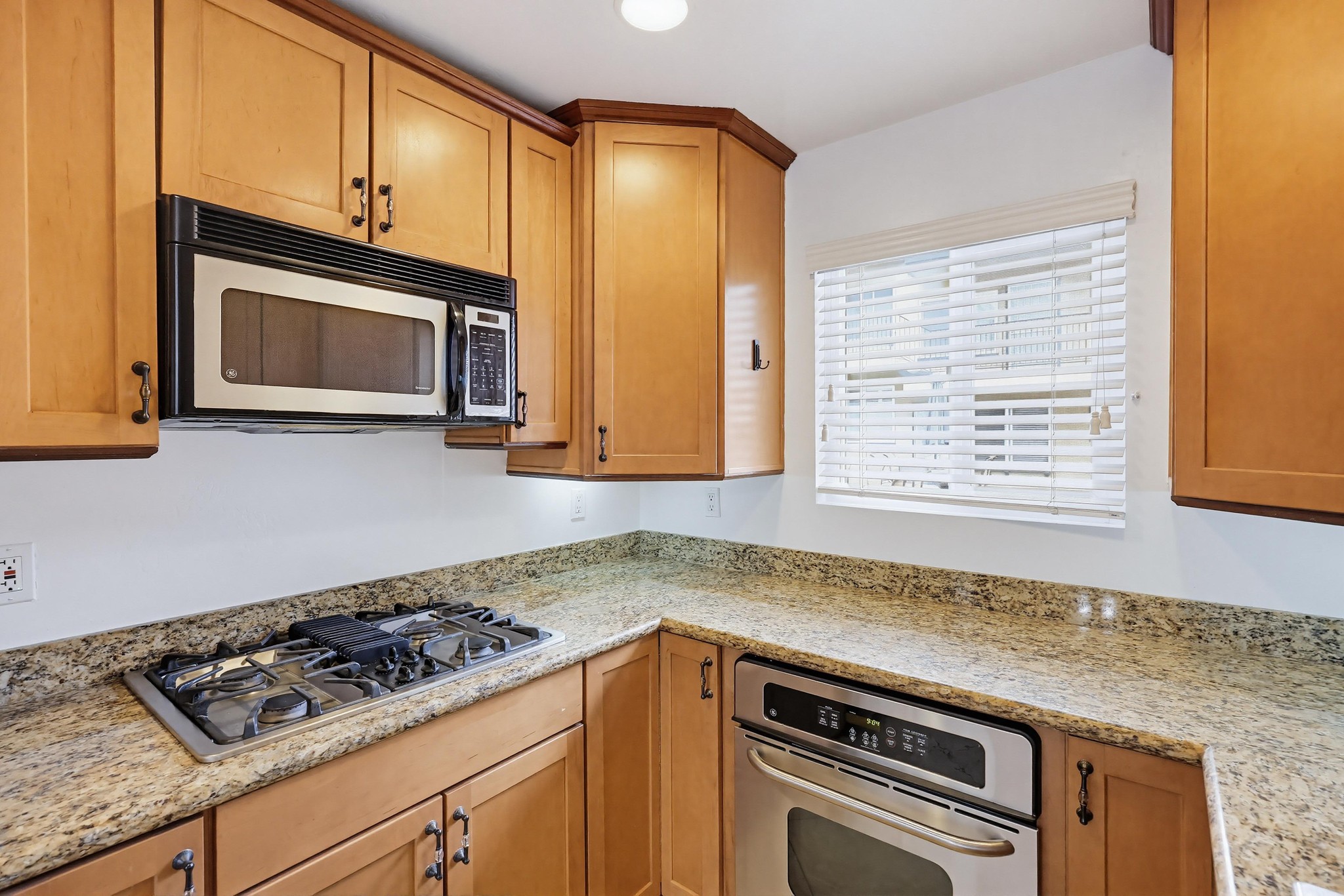 Virtual tour photo 21 of 35 for 589 11th St APT 9