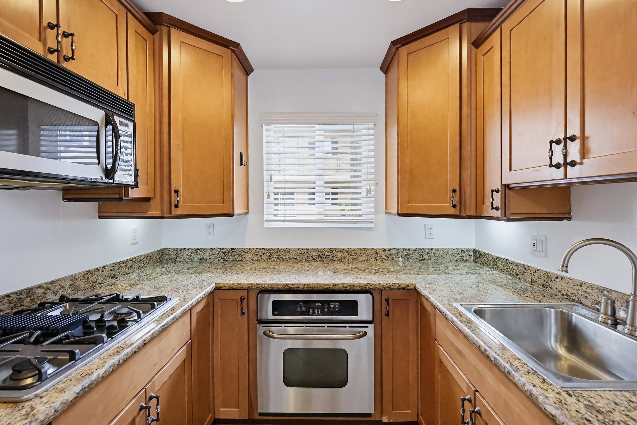 Virtual tour photo 22 of 35 for 589 11th St APT 9