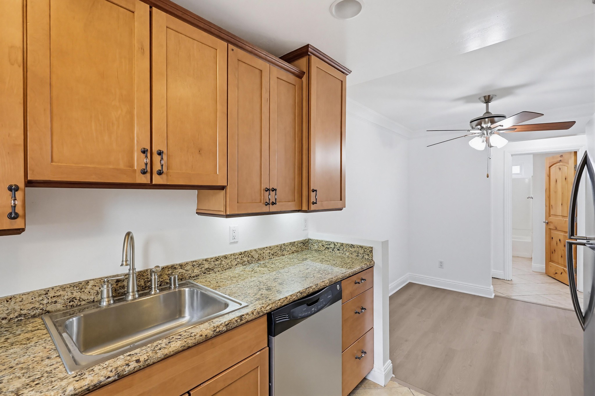 Virtual tour photo 23 of 35 for 589 11th St APT 9