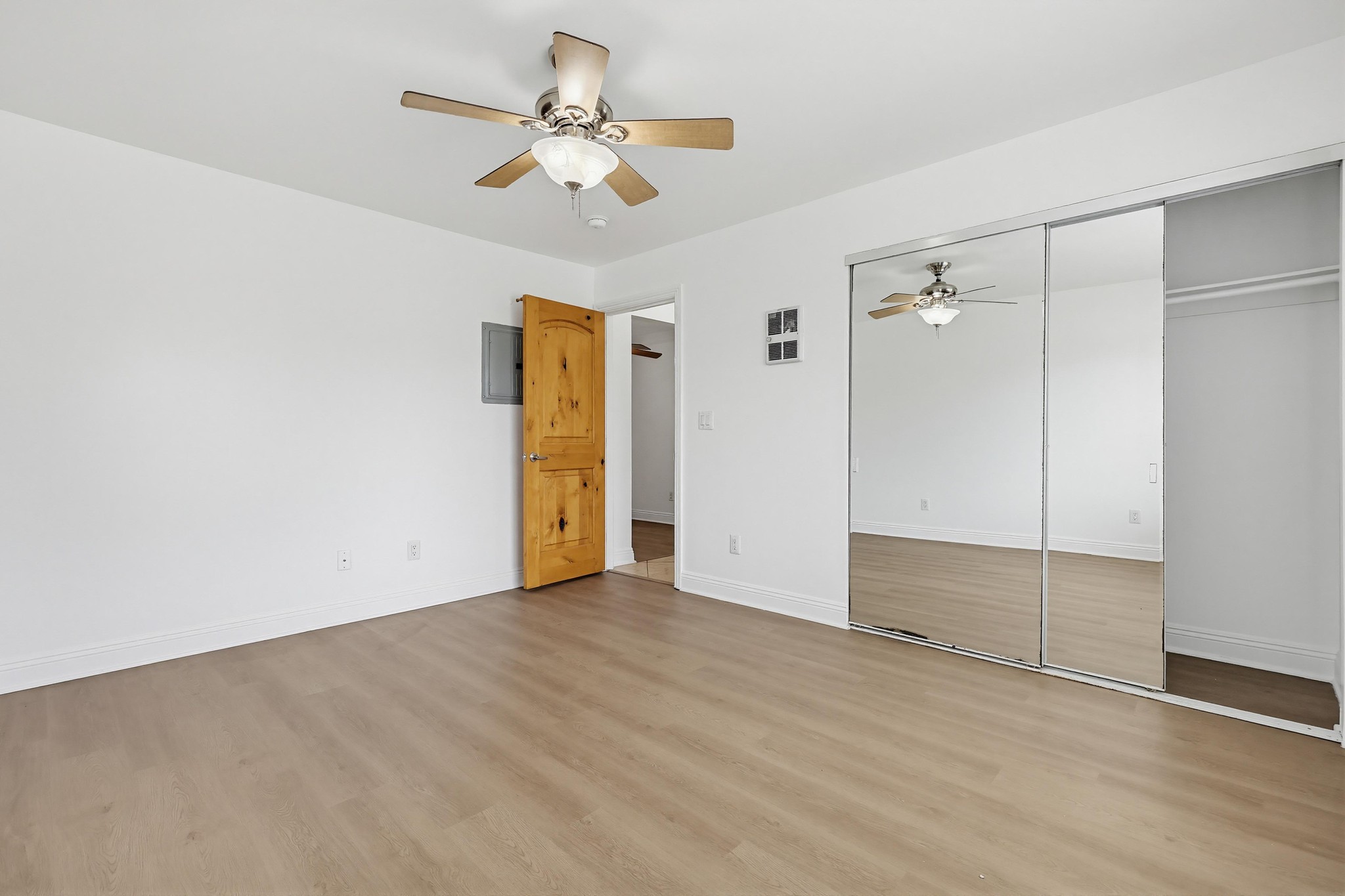 Virtual tour photo 32 of 35 for 589 11th St APT 9