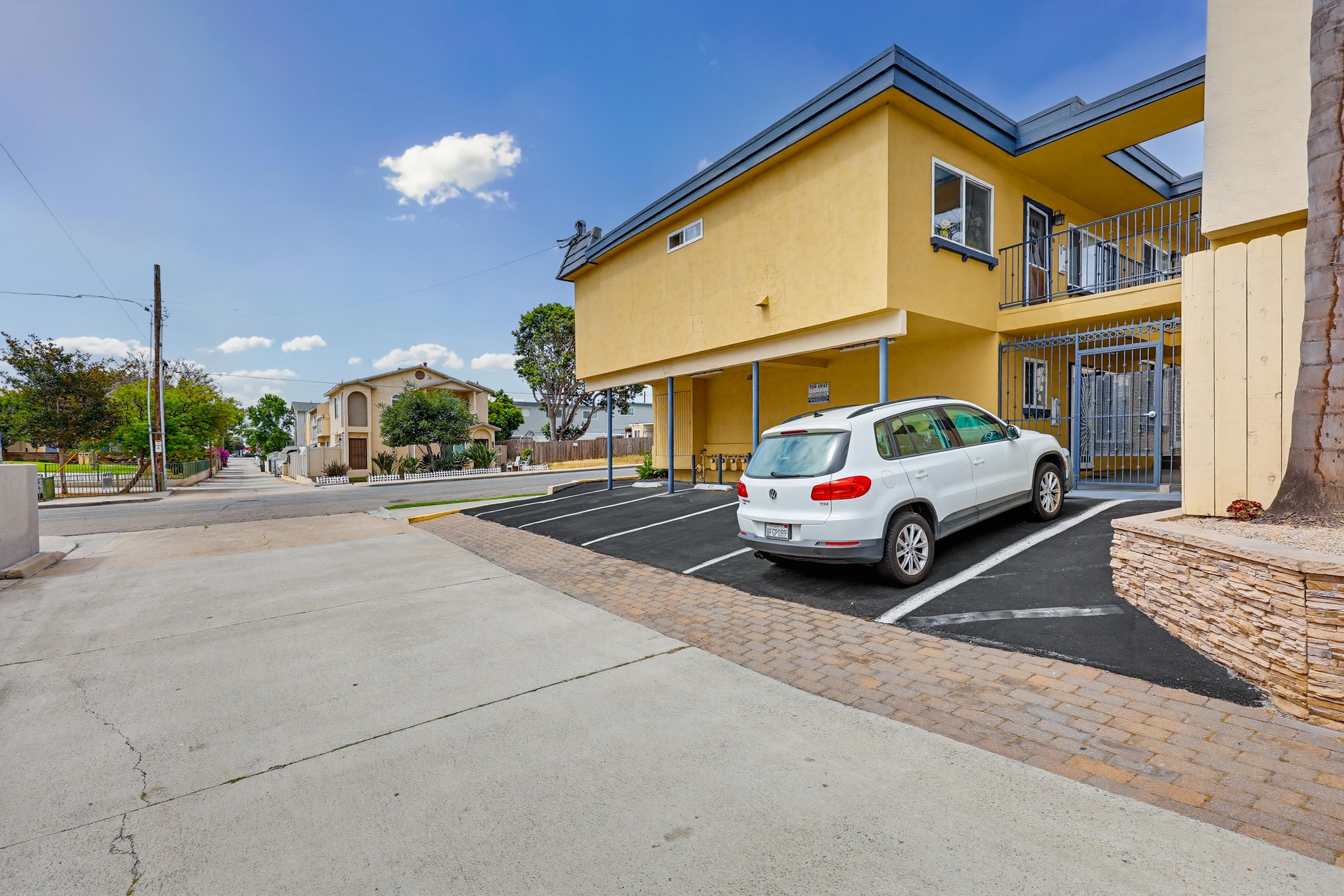 Virtual tour photo 33 of 35 for 589 11th St APT 9