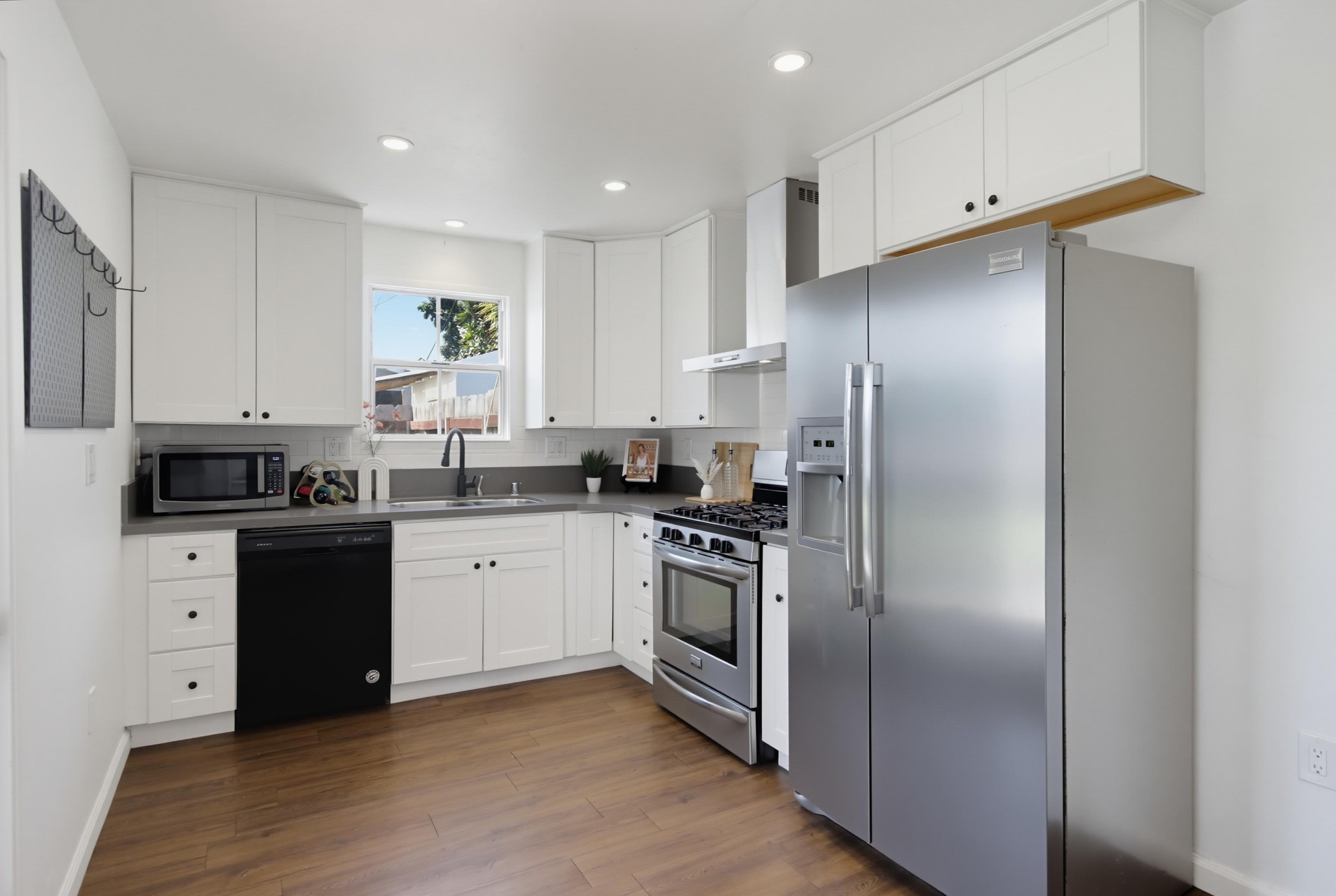 Virtual tour photo 18 of 83 for 589 Bonito Ave