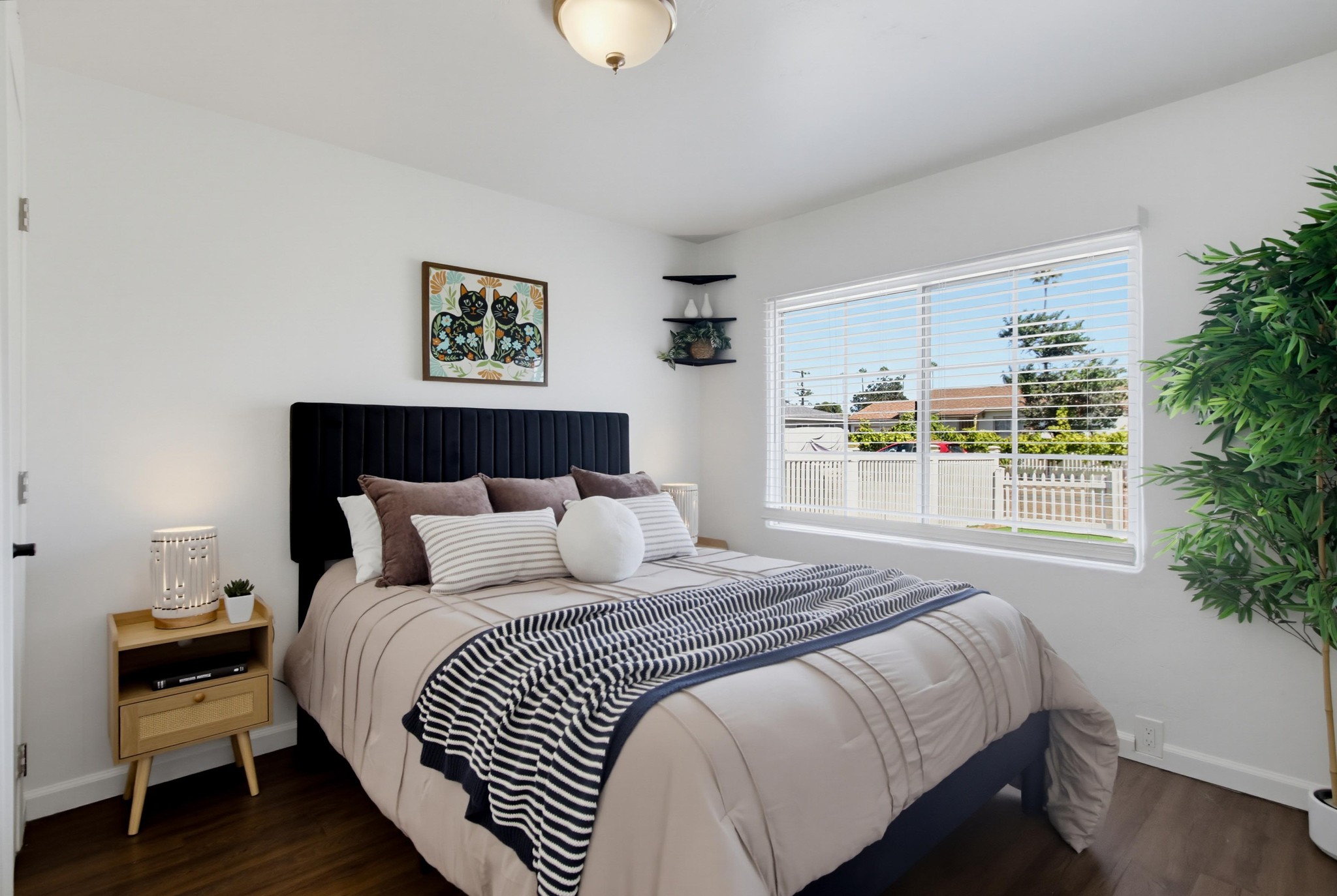 Virtual tour photo 21 of 83 for 589 Bonito Ave