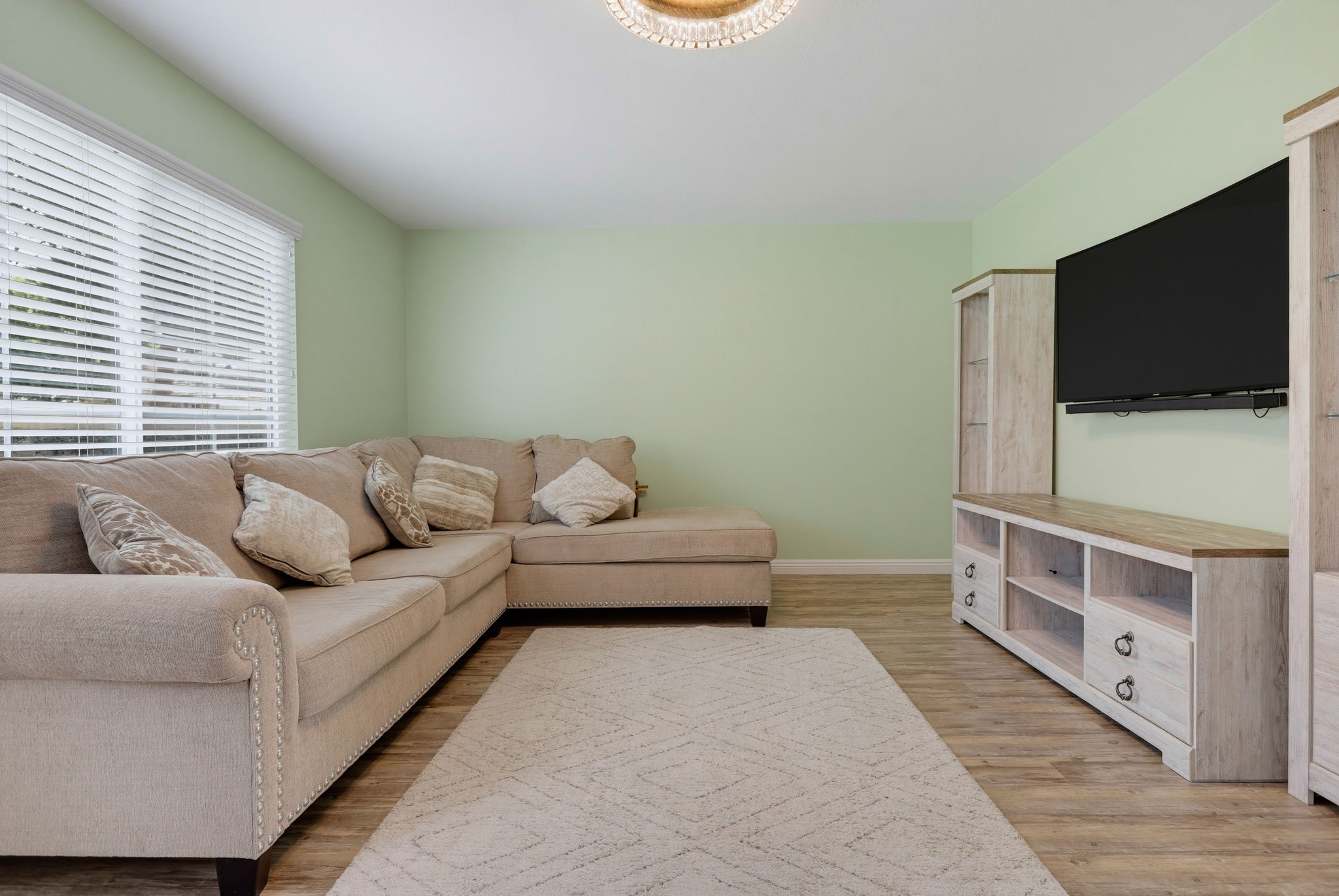 Virtual tour photo 8 of 41 for 59 Thicket #41