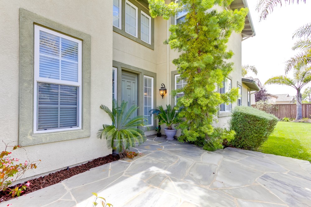 Virtual tour photo 8 of 48 for 590 Cypress Hills Drive