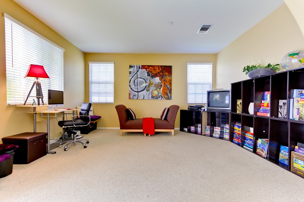 Virtual tour photo 13 of 48 for 590 Cypress Hills Drive